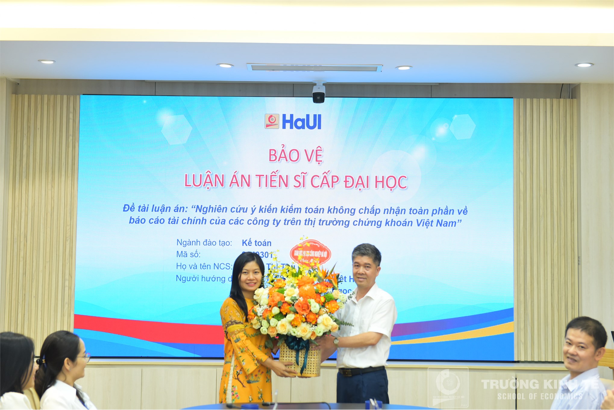 Nghiên cứu sinh Phạm Thị Thu Oanh bảo vệ thành công Luận án Tiến sĩ cấp Đại học Công nghiệp Hà Nội