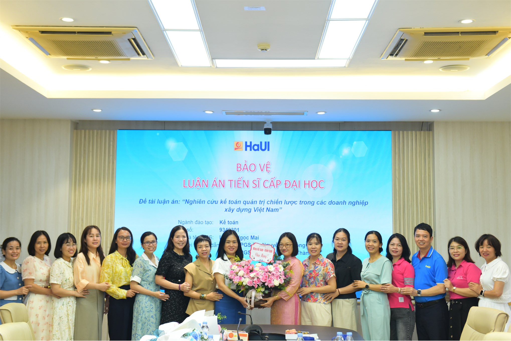 Nghiên cứu sinh Lê Thị Ngọc Mai bảo vệ thành công Luận án tiến sĩ cấp Đại học Công nghiệp Hà Nội