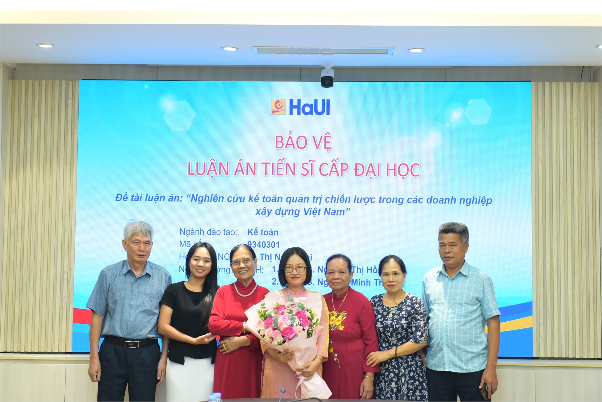 Nghiên cứu sinh Lê Thị Ngọc Mai bảo vệ thành công Luận án tiến sĩ cấp Đại học Công nghiệp Hà Nội