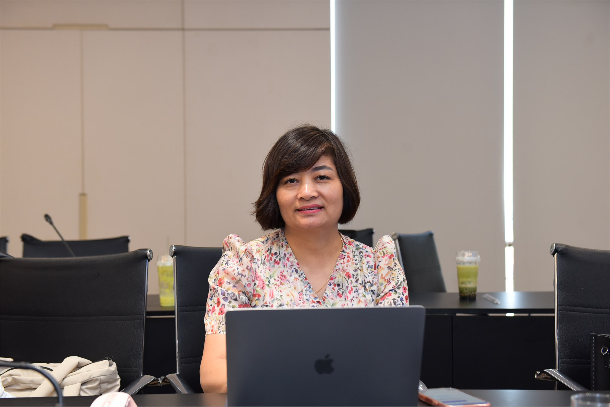 Trường Kinh tế tổ chức thành công buổi Tập huấn `Ứng dụng AI cho công tác hành chính văn phòng`