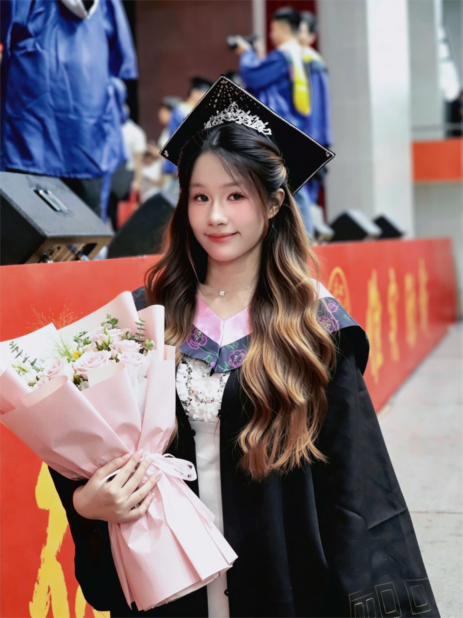Lễ tốt nghiệp Khóa sinh viên đầu tiên Chương trình liên kết 2+2 Ngành quản trị kinh doanh: Dấu ấn hợp tác và cột mốc đáng tự hào