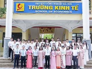 Trường Kinh tế tổ chức thành công Lễ bảo vệ khóa luận tốt nghiệp Đợt học kỳ phụ 2 năm học 2025 – 2026