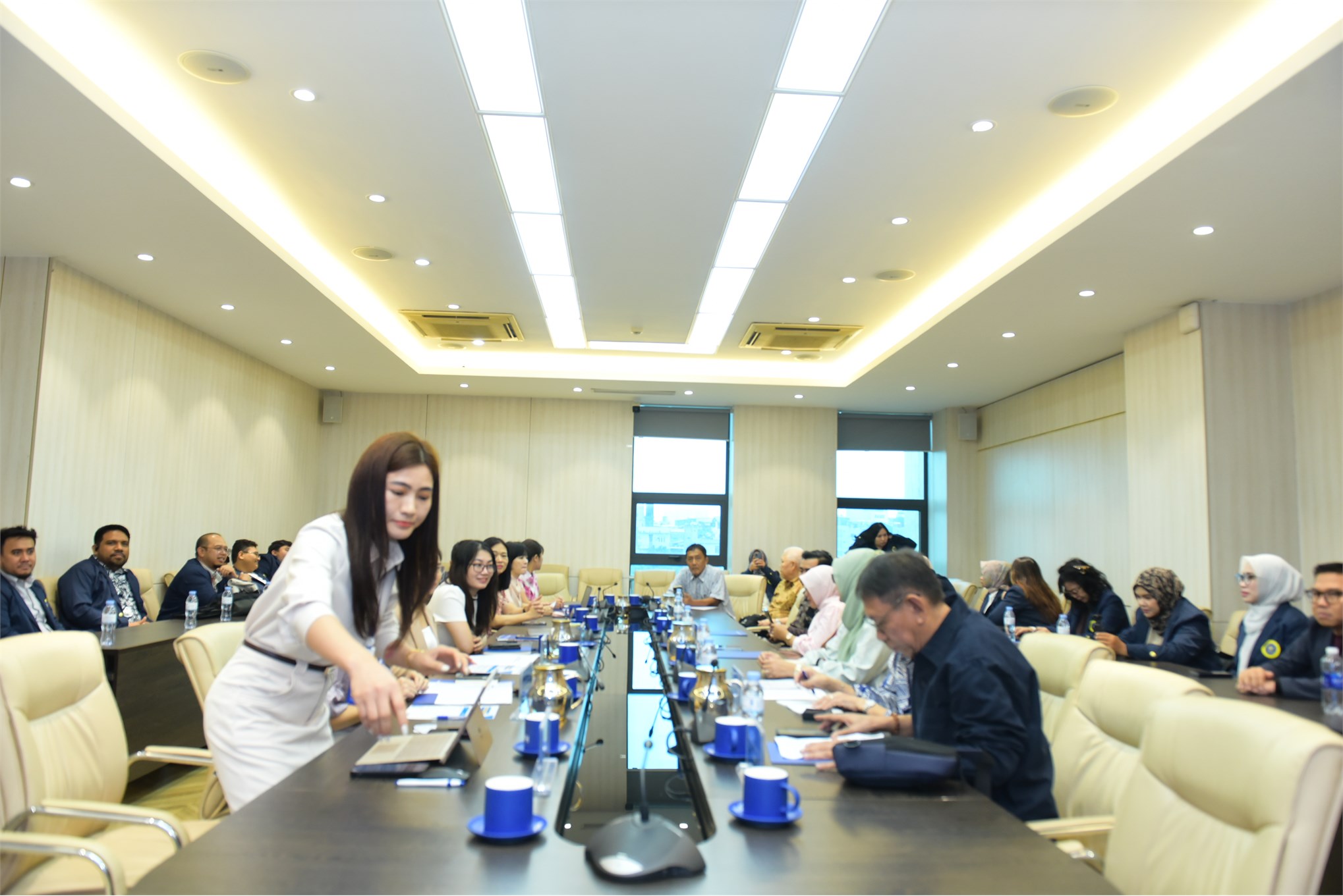 Mở rộng đối tác chiến lược: Trường Kinh tế đón tiếp và làm việc với đoàn đại biểu Trường đại học Trisakti (Indonesia)