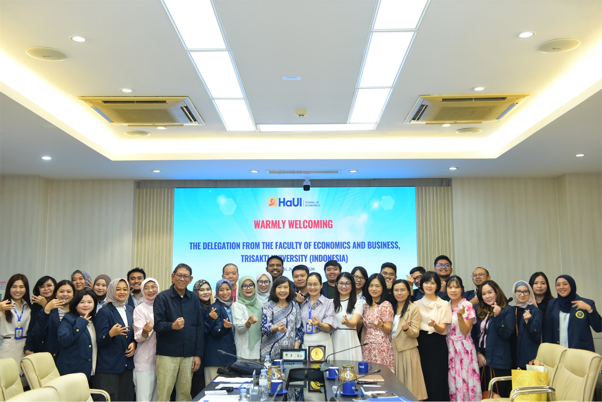 Mở rộng đối tác chiến lược: Trường Kinh tế đón tiếp và làm việc với đoàn đại biểu Trường đại học Trisakti (Indonesia)