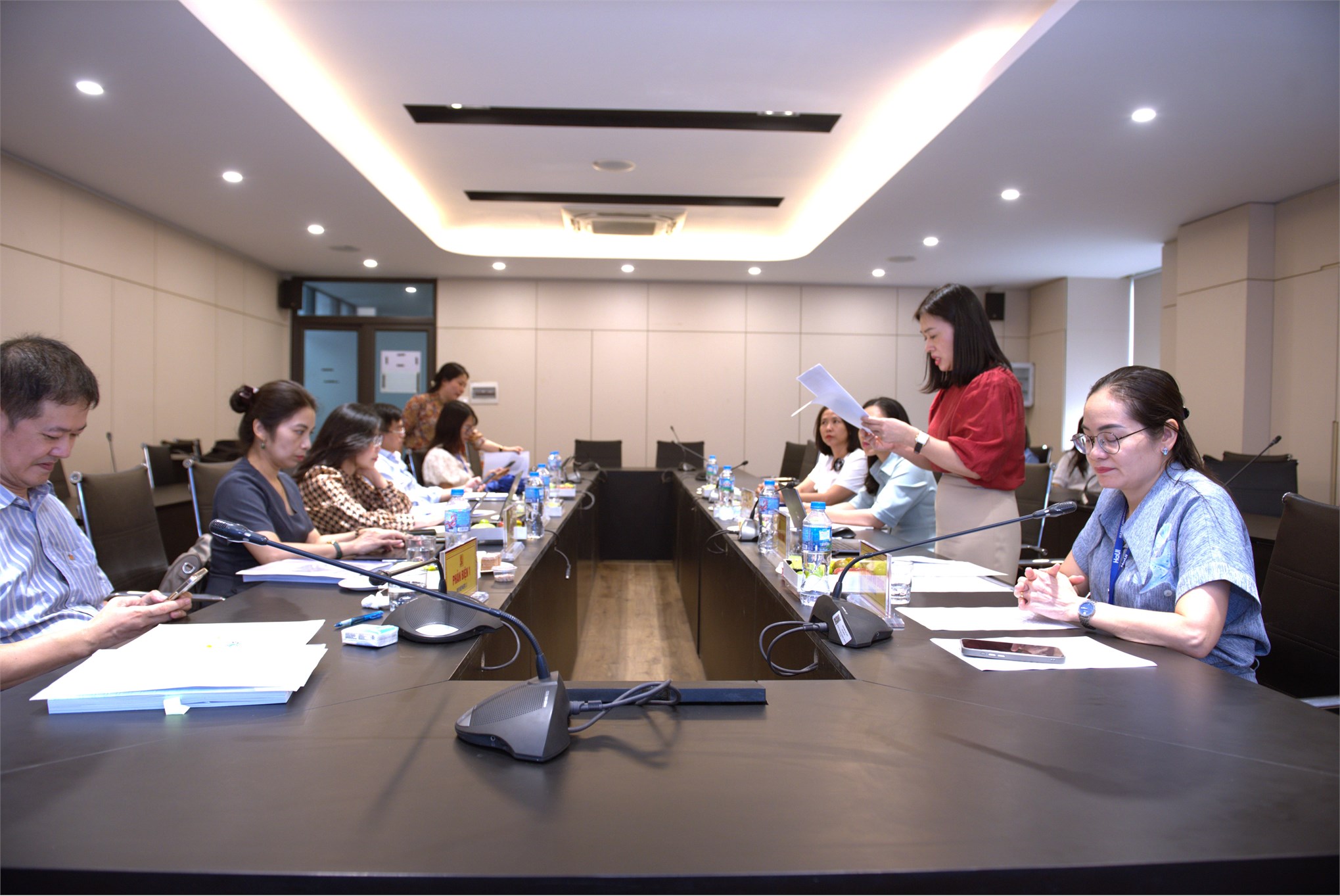 Trường Kinh tế tổ chức Hội thảo cấp đơn vị chuyên môn luận án tiến sĩ cho Nghiên cứu sinh Nguyễn Thị Thanh Tâm