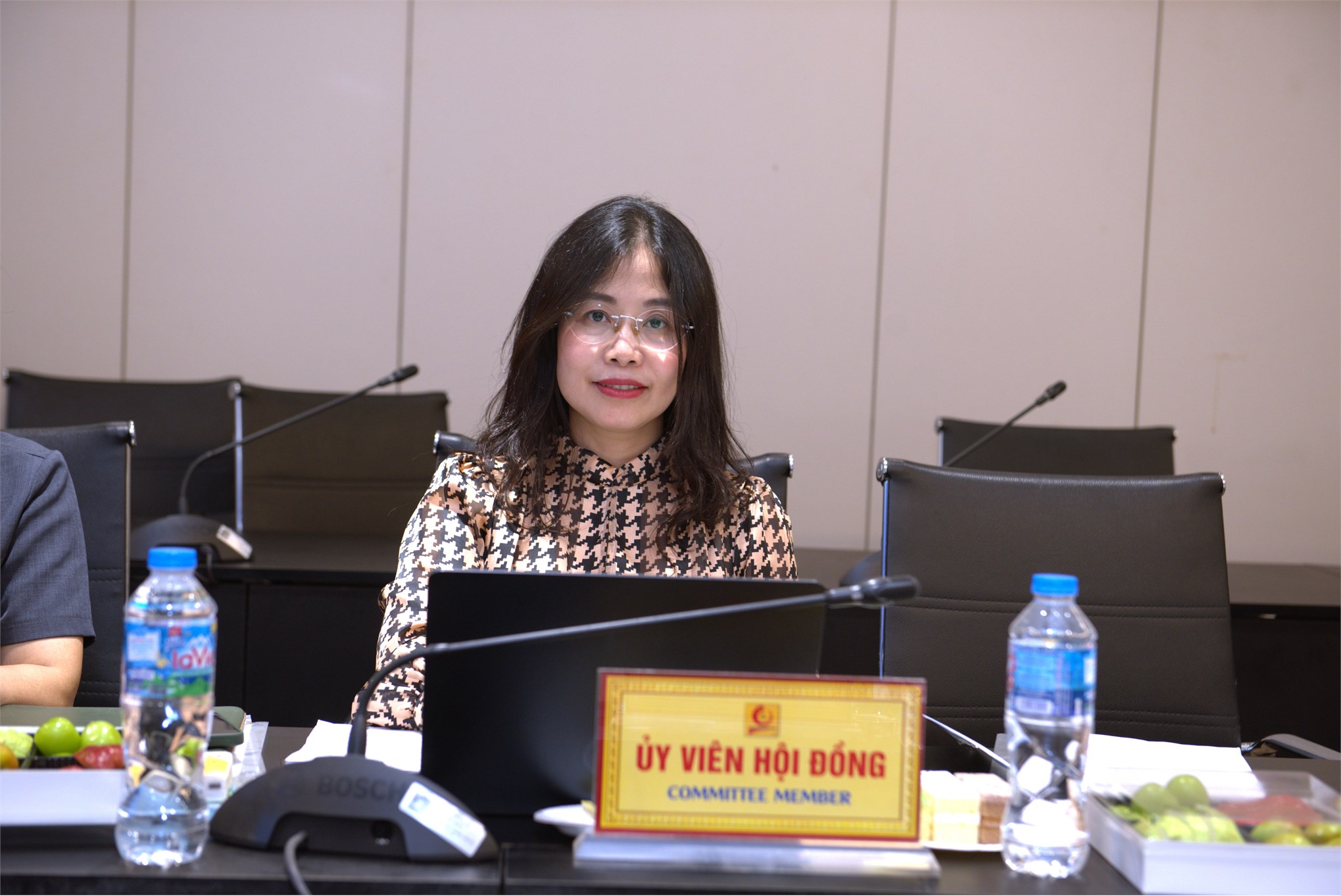 Trường Kinh tế tổ chức Hội thảo cấp đơn vị chuyên môn luận án tiến sĩ cho Nghiên cứu sinh Nguyễn Thị Thanh Tâm