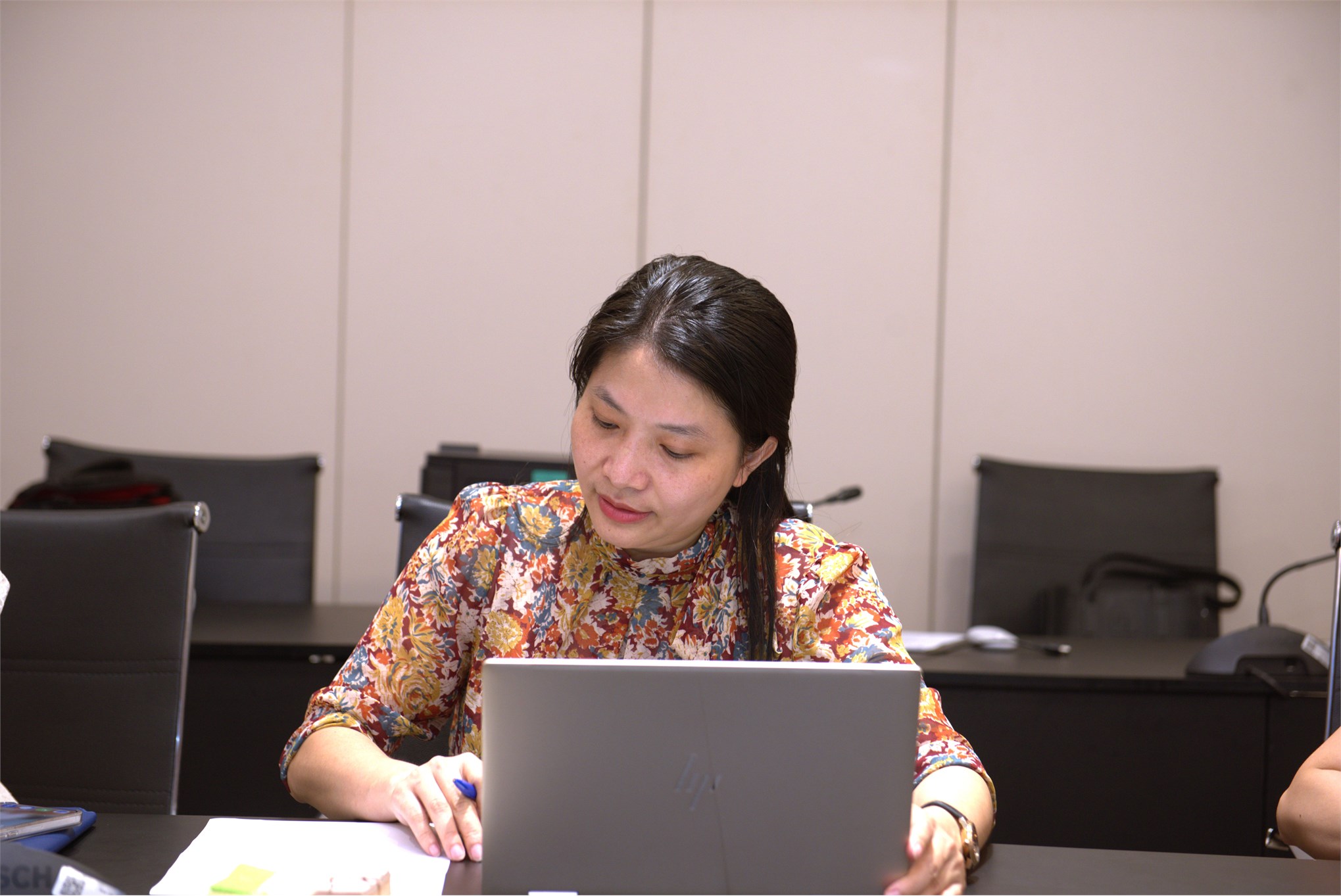 Trường Kinh tế tổ chức Hội thảo cấp đơn vị chuyên môn luận án tiến sĩ cho Nghiên cứu sinh Nguyễn Thị Thanh Tâm