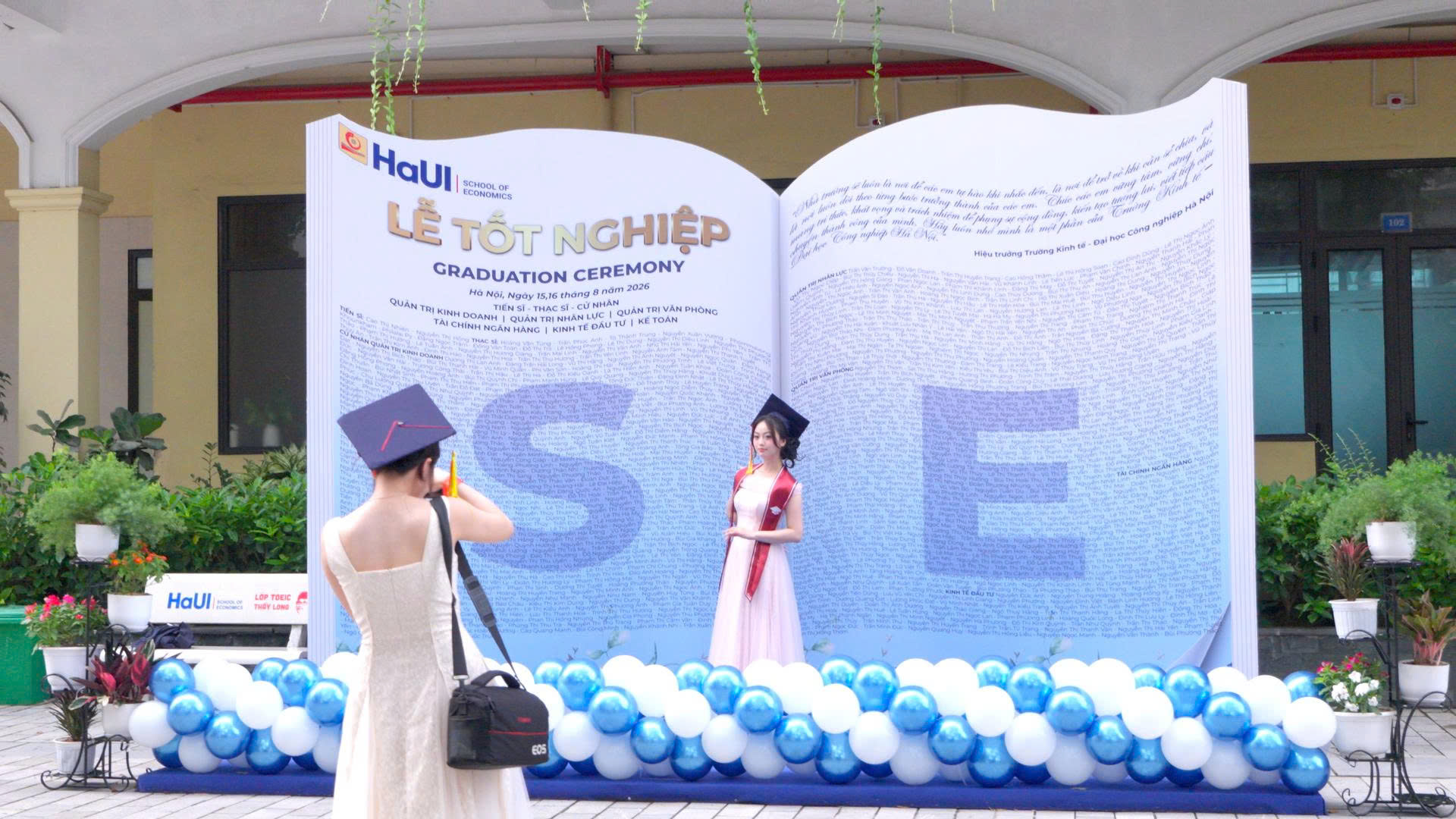 Cảm xúc lắng đọng tại Lễ tốt nghiệp và trao bằng Tiến sĩ, Thạc sĩ, Cử nhân năm 2026 của Trường Kinh tế – Đại học Công nghiệp Hà Nội