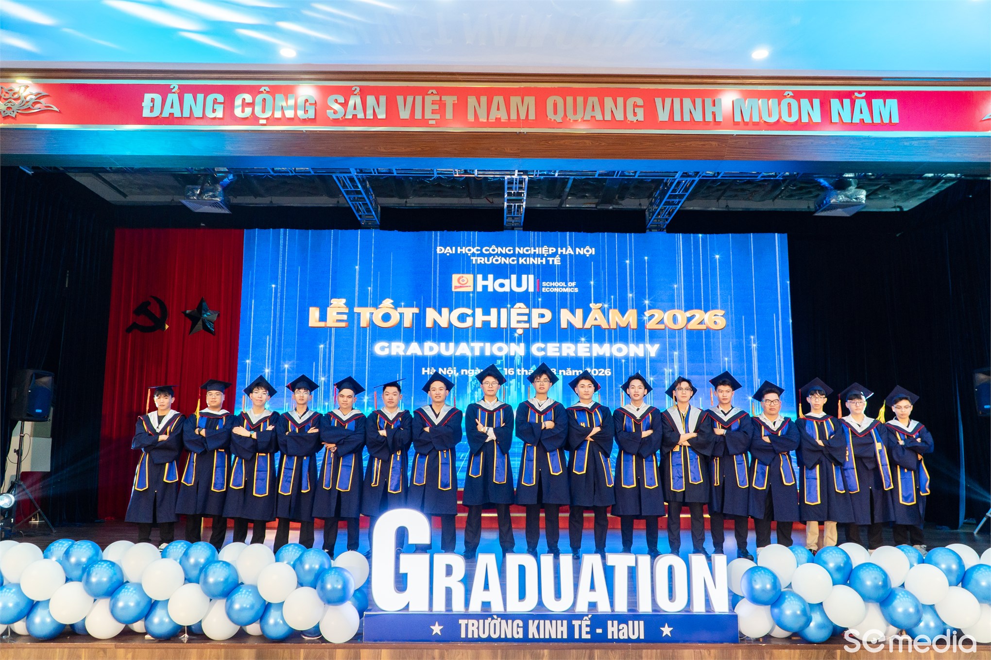 Cảm xúc lắng đọng tại Lễ tốt nghiệp và trao bằng Tiến sĩ, Thạc sĩ, Cử nhân năm 2026 của Trường Kinh tế – Đại học Công nghiệp Hà Nội