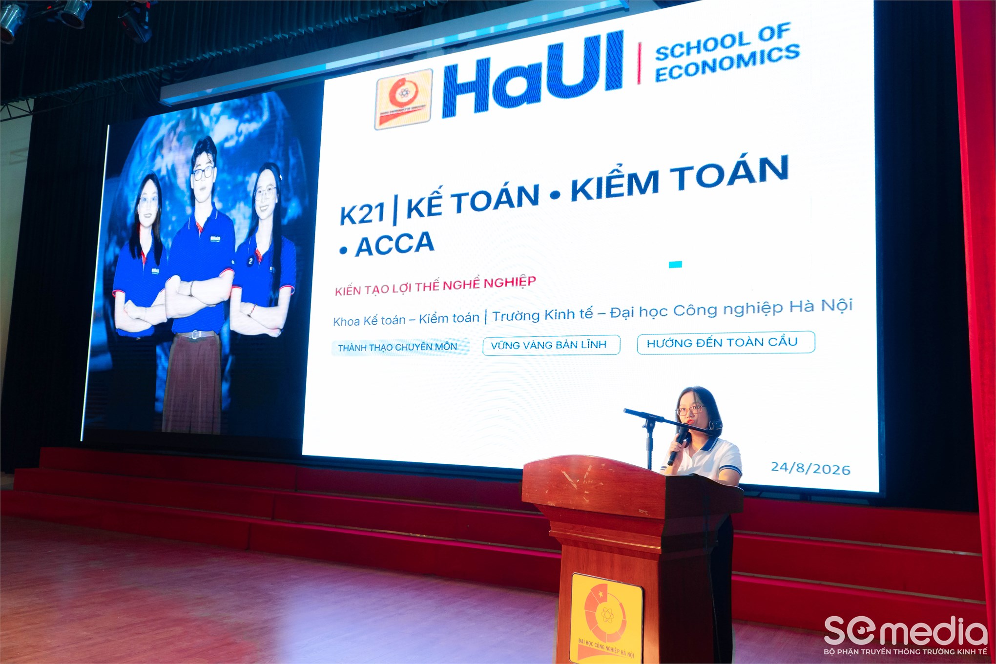 Bùng nổ cảm xúc cùng Chuỗi sự kiện Chào tân sinh viên Khóa 21 Trường Kinh tế, Đại học Công nghiệp Hà Nội