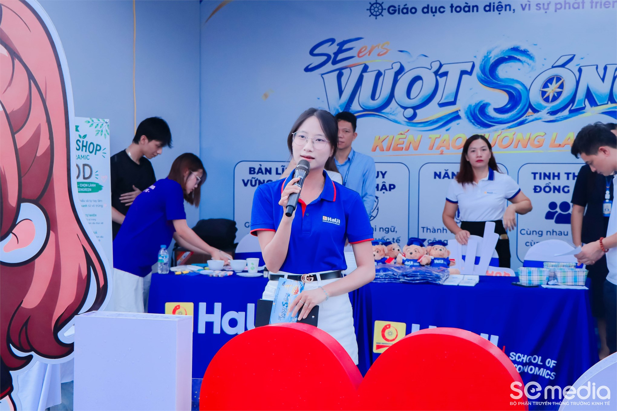 Bùng nổ cảm xúc cùng Chuỗi sự kiện Chào tân sinh viên Khóa 21 Trường Kinh tế, Đại học Công nghiệp Hà Nội