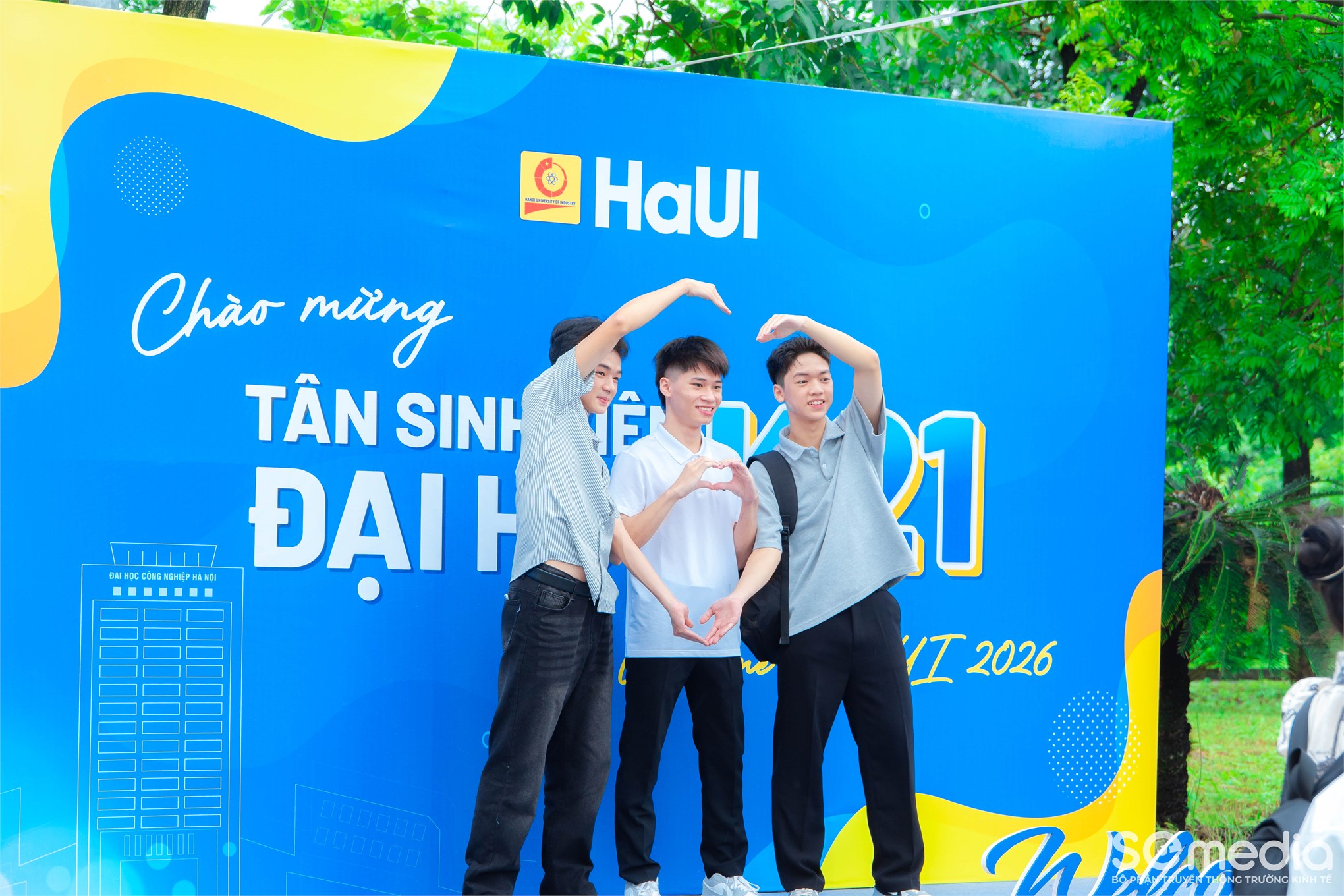 Bùng nổ cảm xúc cùng Chuỗi sự kiện Chào tân sinh viên Khóa 21 Trường Kinh tế, Đại học Công nghiệp Hà Nội