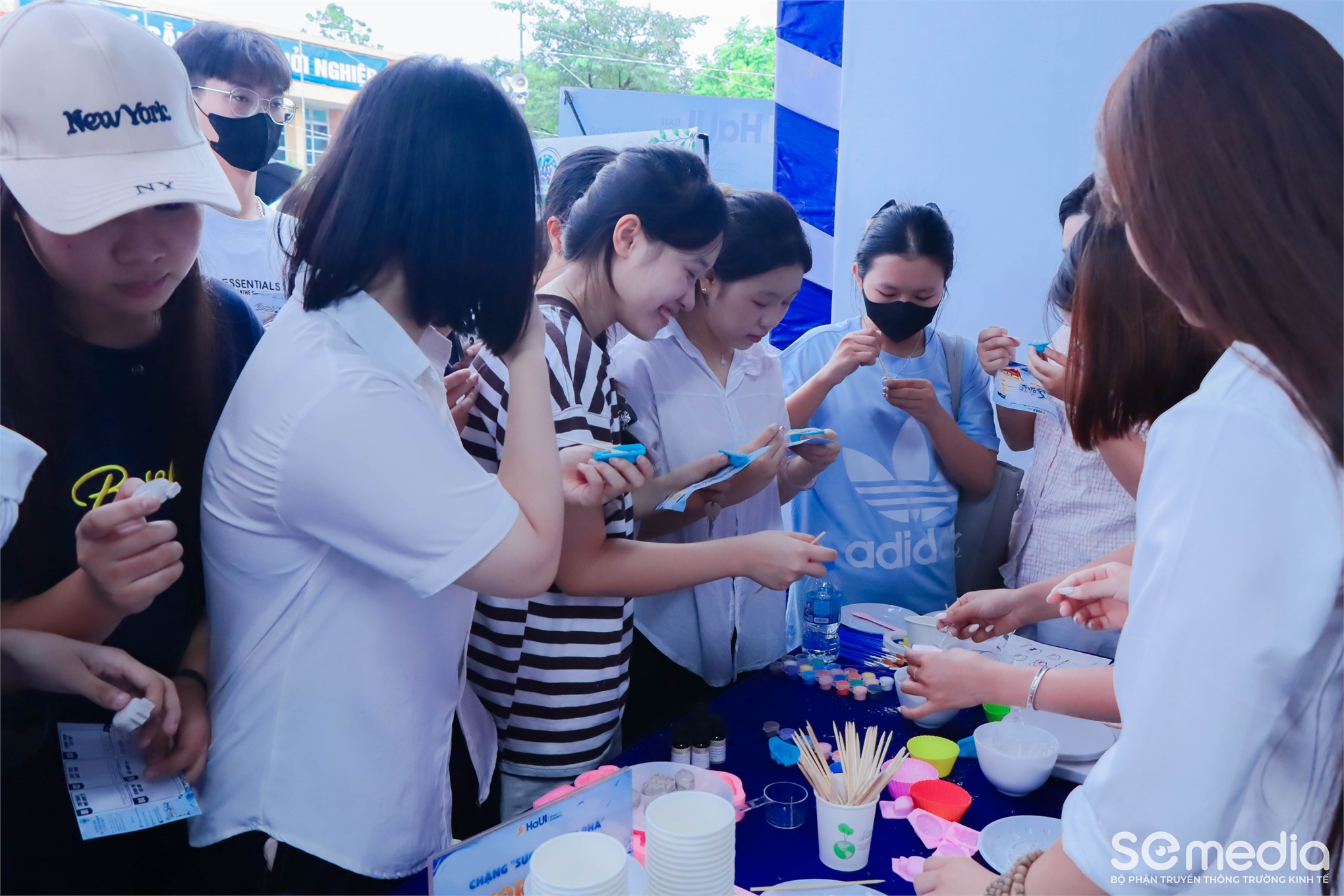 Bùng nổ cảm xúc cùng Chuỗi sự kiện Chào tân sinh viên Khóa 21 Trường Kinh tế, Đại học Công nghiệp Hà Nội
