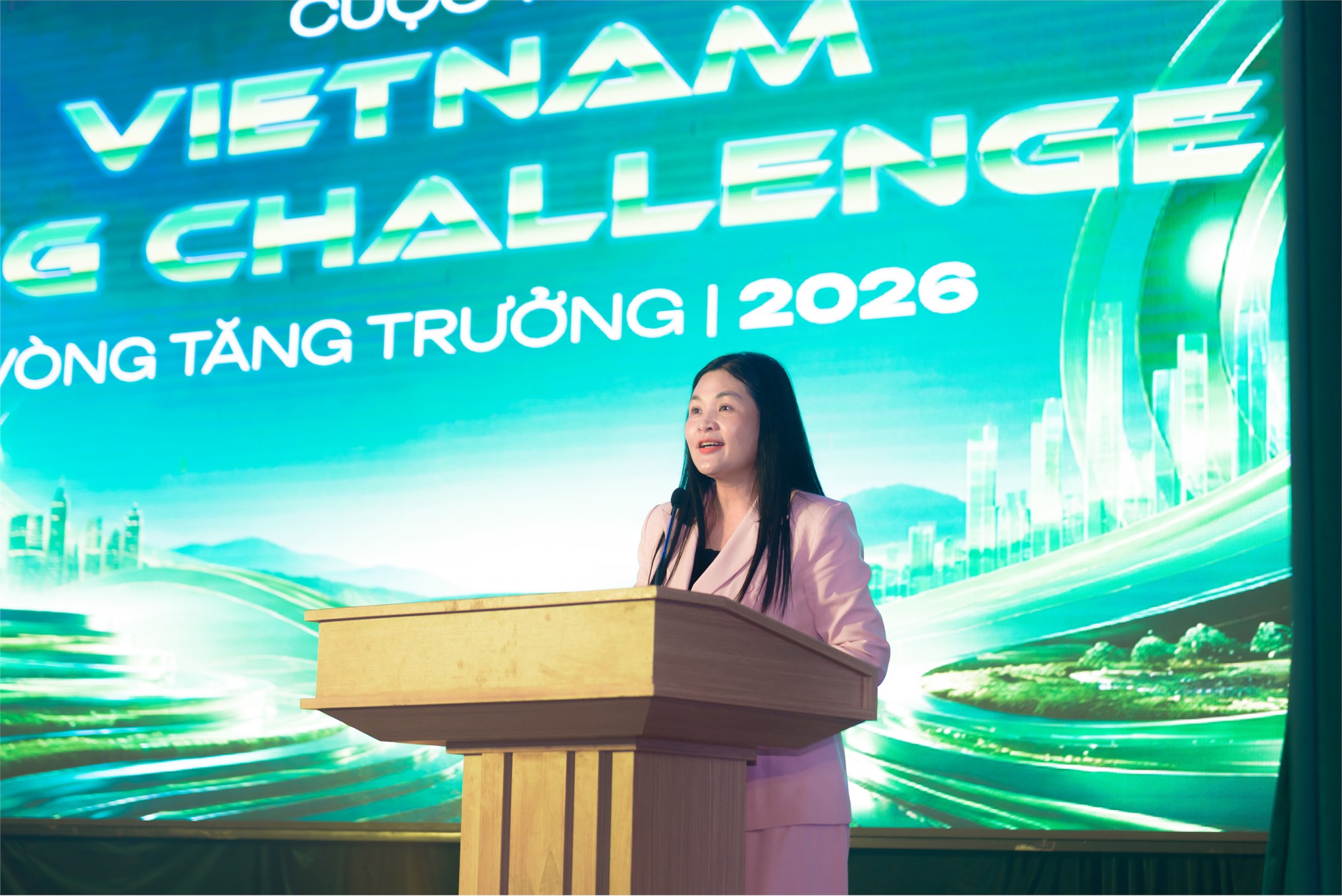Bùng nổ vòng 2 `ESG Challenge 2026`: 30 `Nhà quản trị tương lai` tranh tài tại Đại học Công nghiệp Hà Nội