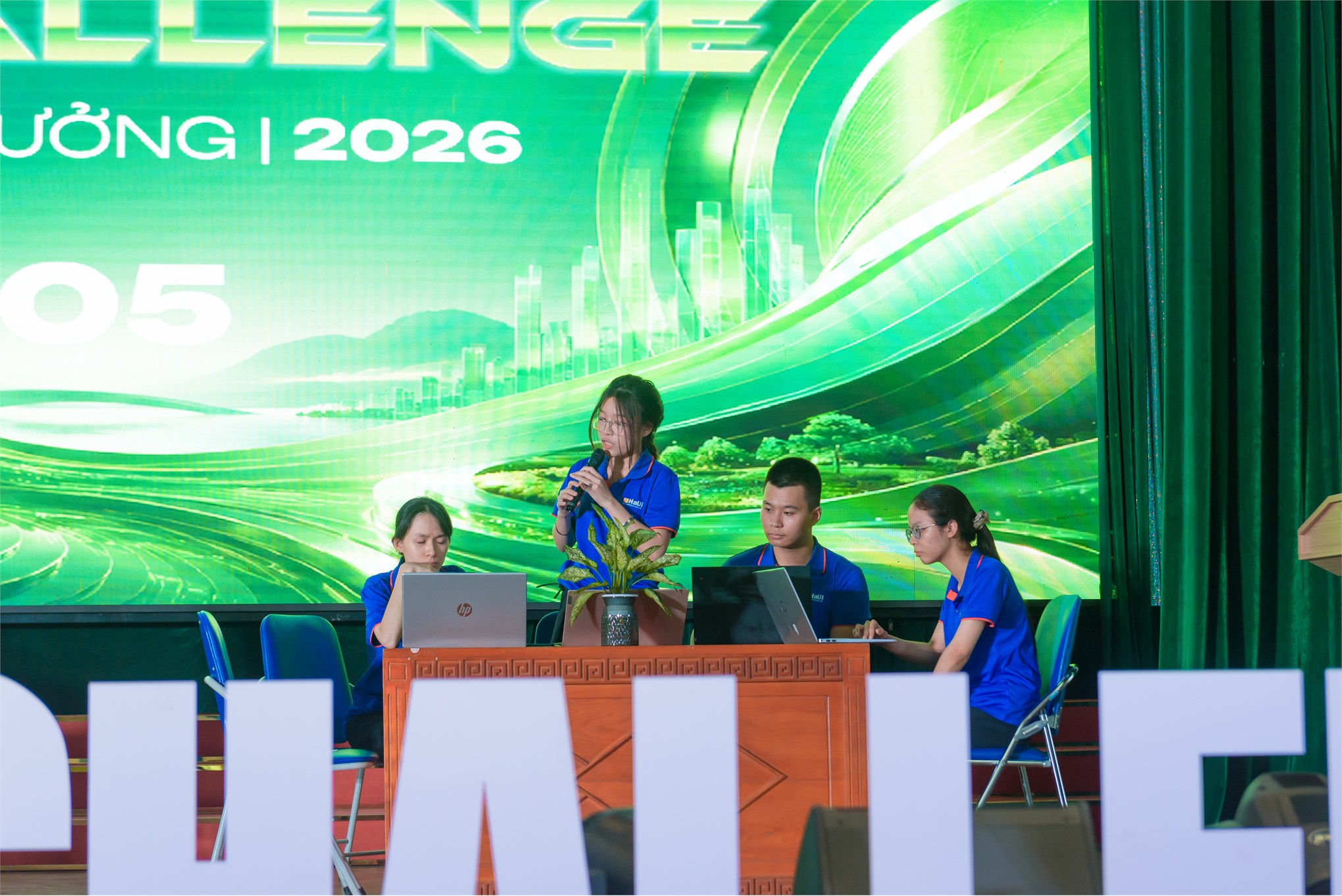 Bùng nổ vòng 2 `ESG Challenge 2026`: 30 `Nhà quản trị tương lai` tranh tài tại Đại học Công nghiệp Hà Nội