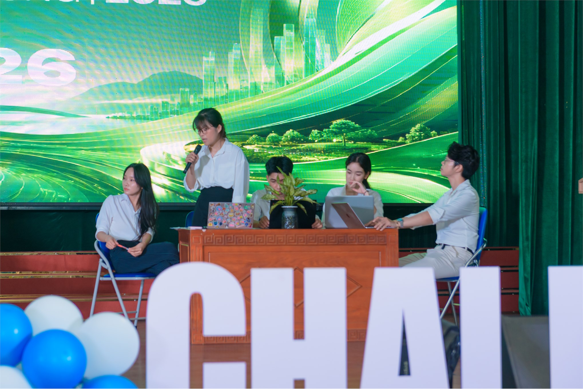 Bùng nổ vòng 2 `ESG Challenge 2026`: 30 `Nhà quản trị tương lai` tranh tài tại Đại học Công nghiệp Hà Nội