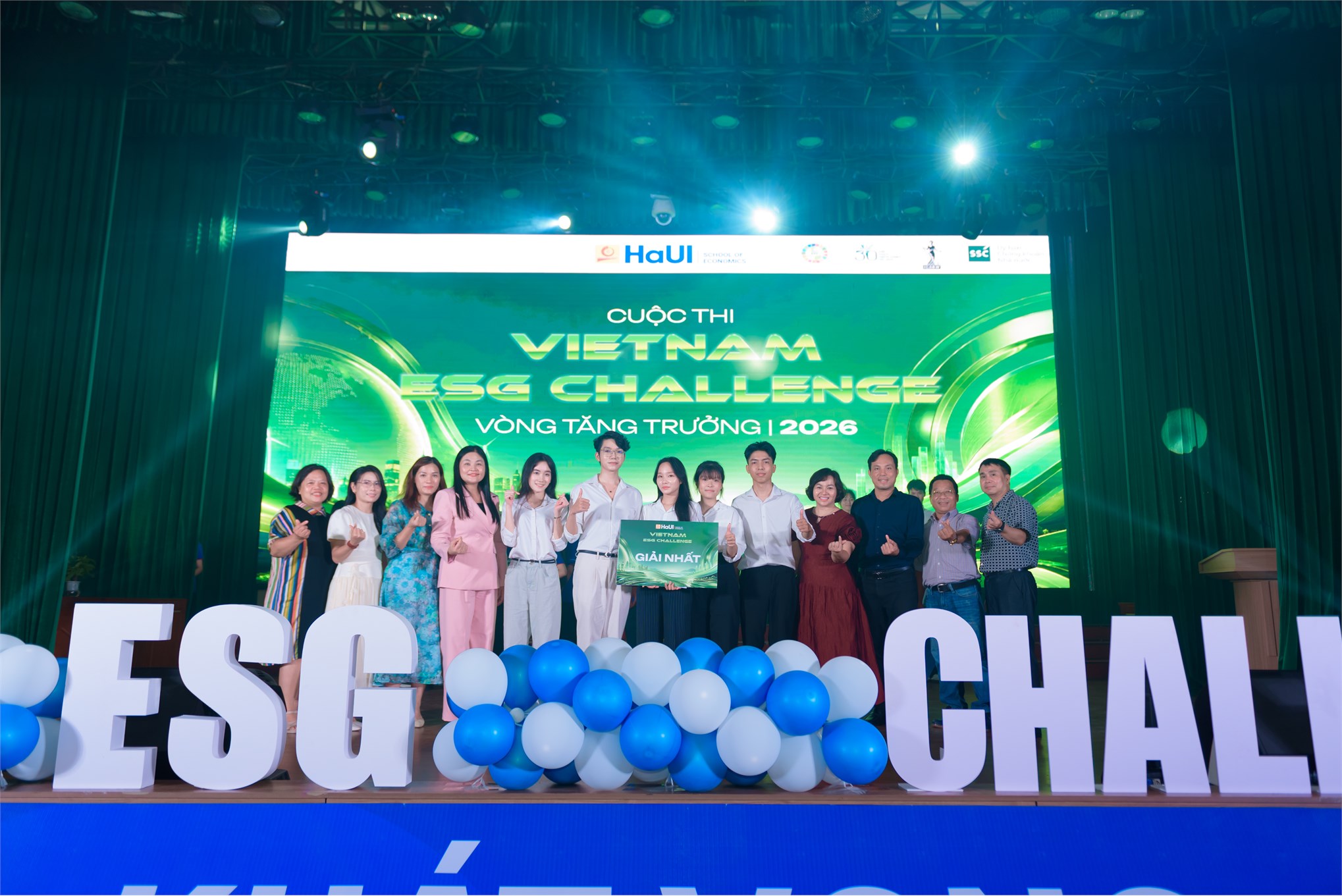 Bùng nổ vòng 2 `ESG Challenge 2026`: 30 `Nhà quản trị tương lai` tranh tài tại Đại học Công nghiệp Hà Nội