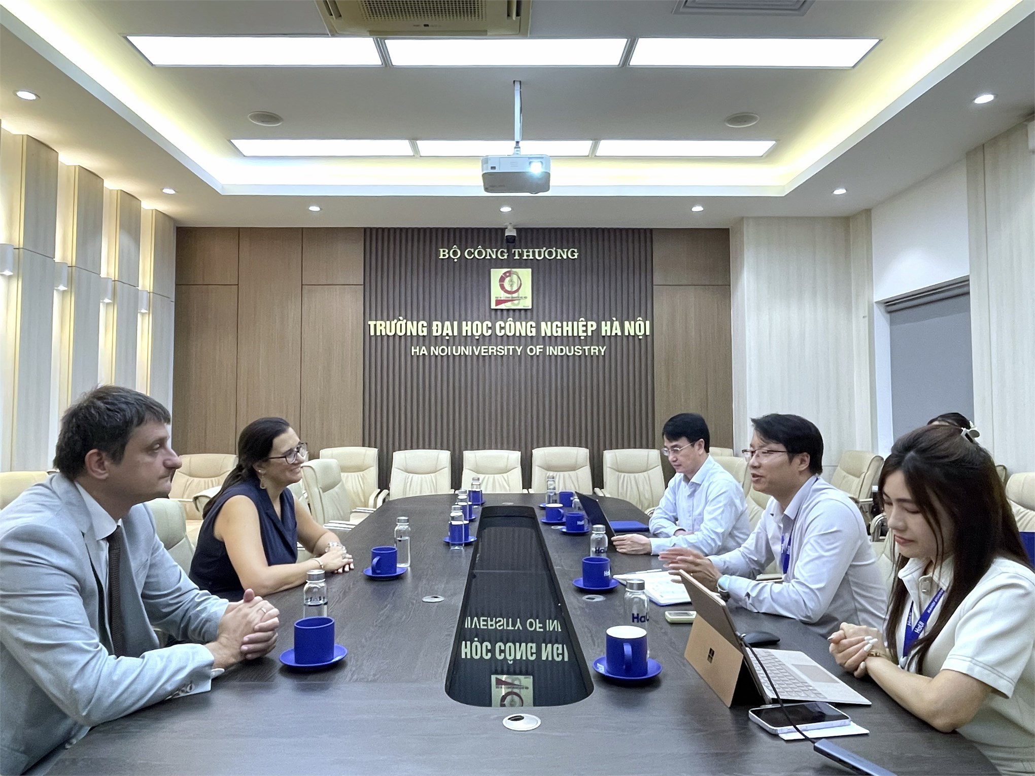 Trường Kinh tế, Đại học Công nghiệp Hà Nội đón tiếp đại diện các trường đại học ở Cộng hòa SÍP (Cyprus) – Mở rộng mạng lưới đối tác tại Châu Âu