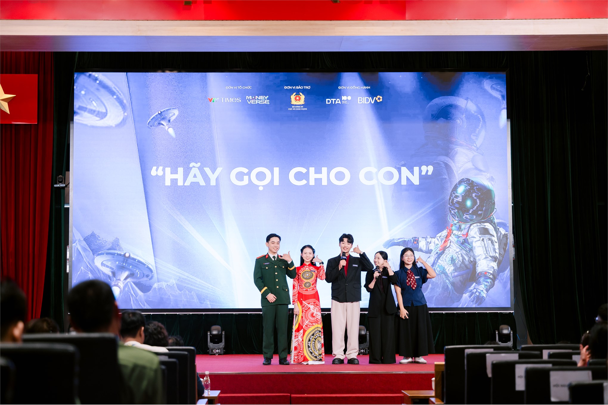 `Hãy gọi cho con`: Thông điệp kết nối gia đình từ sinh viên Kinh tế HaUI tại The Moneyverse