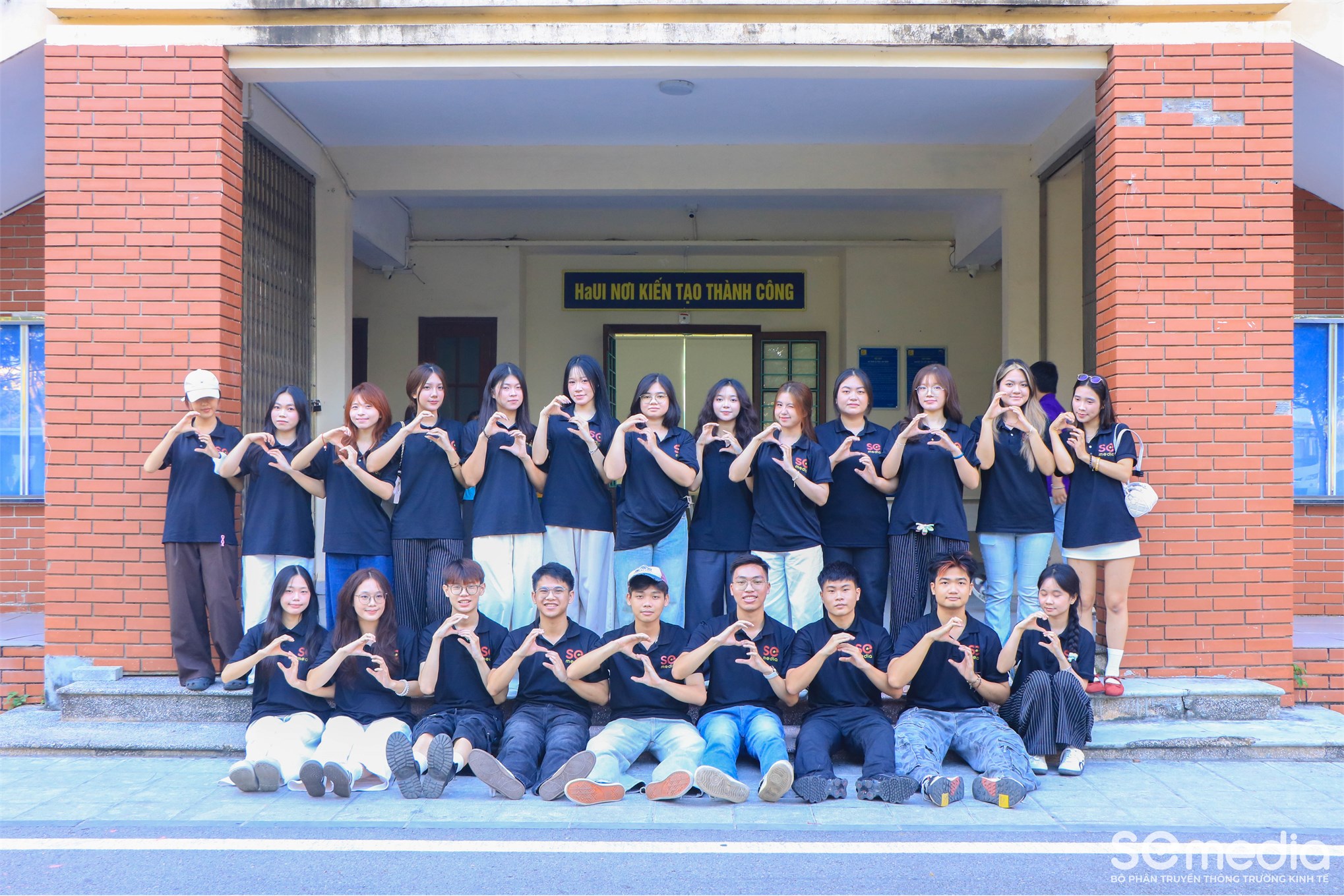 SE Club’s Day 2026: Tân sinh viên K21 Trường Kinh tế sôi nổi `Xác định tọa độ` tại Ngày hội tuyển thành viên