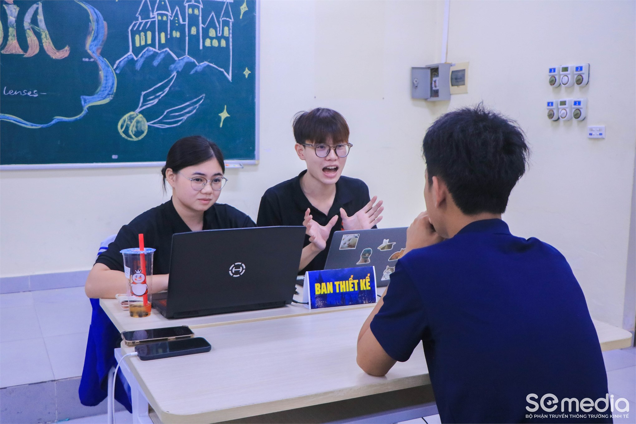 SE Club’s Day 2026: Tân sinh viên K21 Trường Kinh tế sôi nổi `Xác định tọa độ` tại Ngày hội tuyển thành viên