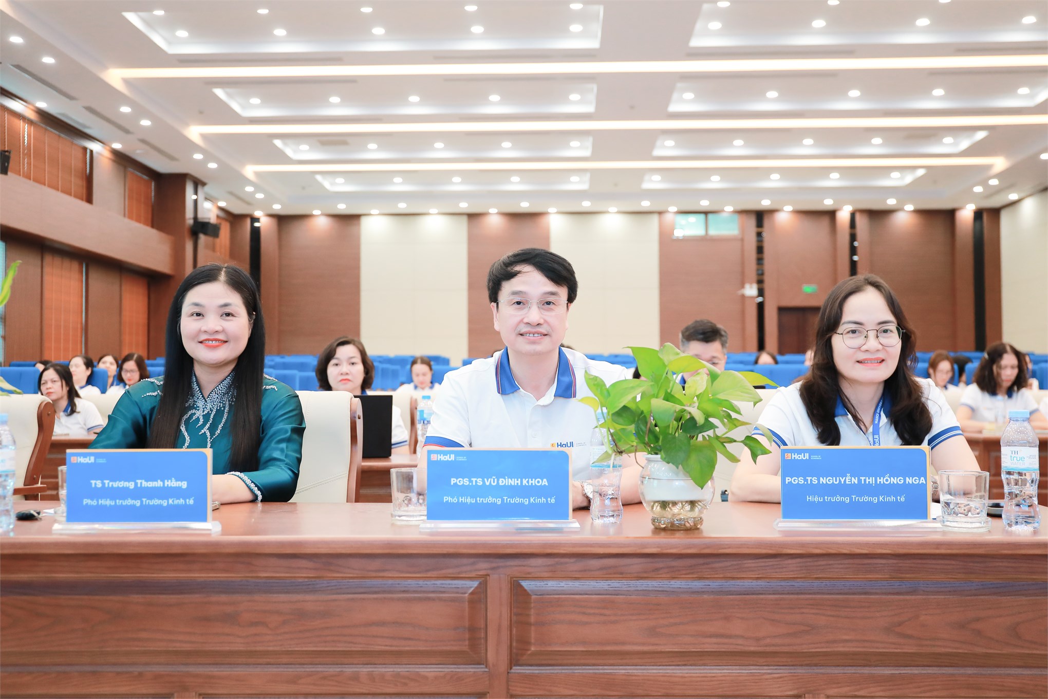 Hội nghị viên chức, người lao động Trường Kinh tế năm 2026: đoàn kết, trách nhiệm, đổi mới, quyết tâm hoàn thành nhiệm vụ năm học 2026–2027