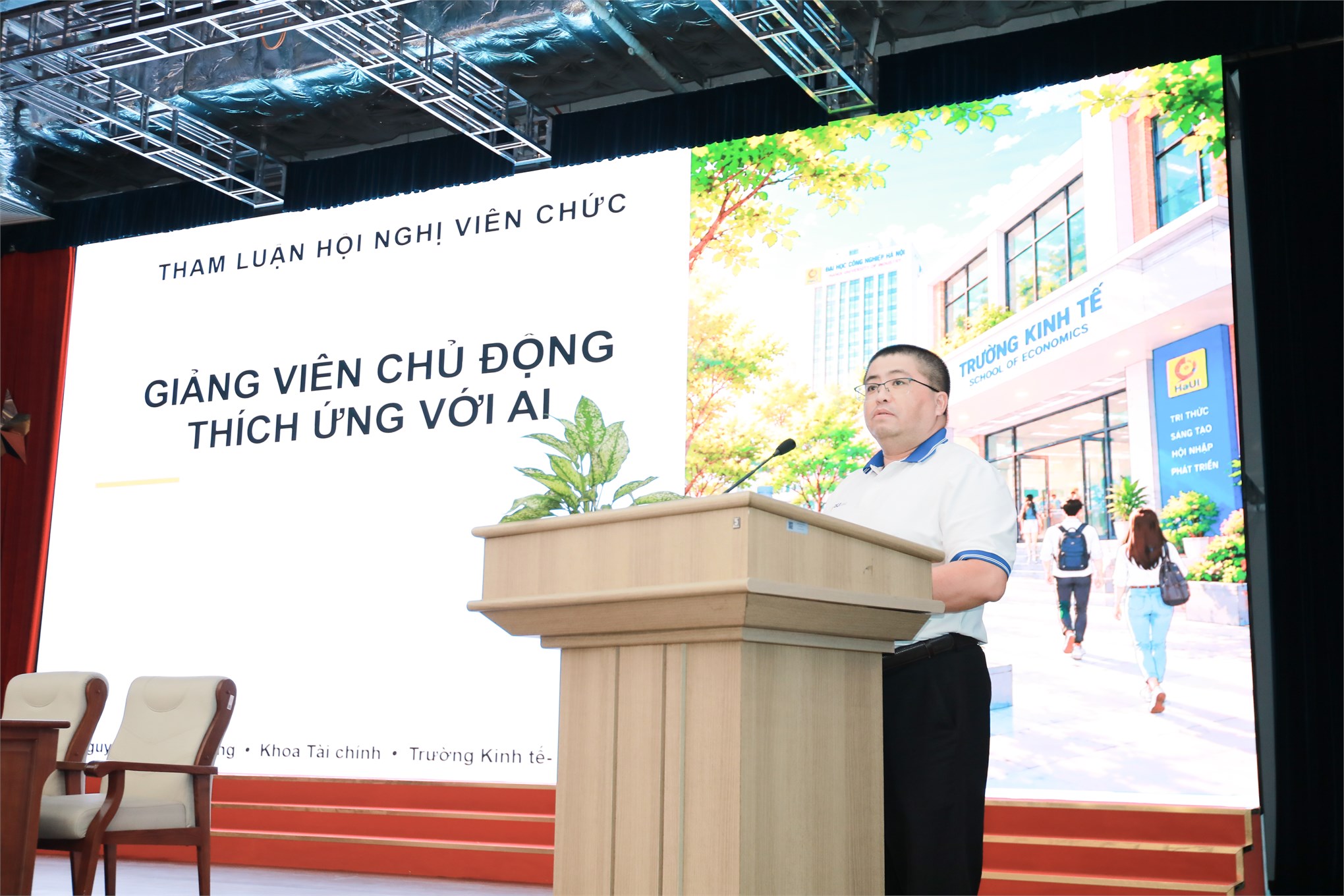 Hội nghị viên chức, người lao động Trường Kinh tế năm 2026: đoàn kết, trách nhiệm, đổi mới, quyết tâm hoàn thành nhiệm vụ năm học 2026–2027