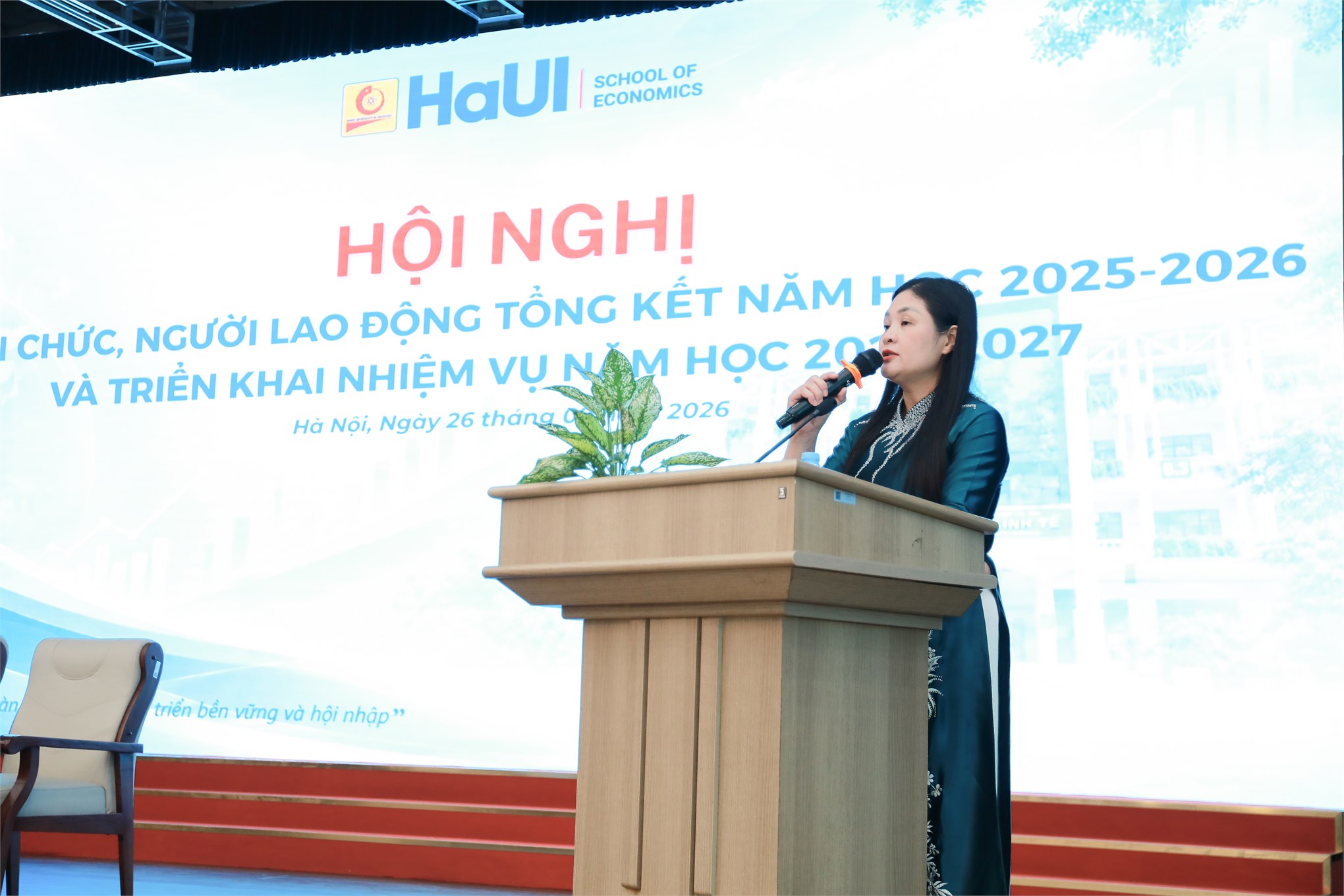 Hội nghị viên chức, người lao động Trường Kinh tế năm 2026: đoàn kết, trách nhiệm, đổi mới, quyết tâm hoàn thành nhiệm vụ năm học 2026–2027