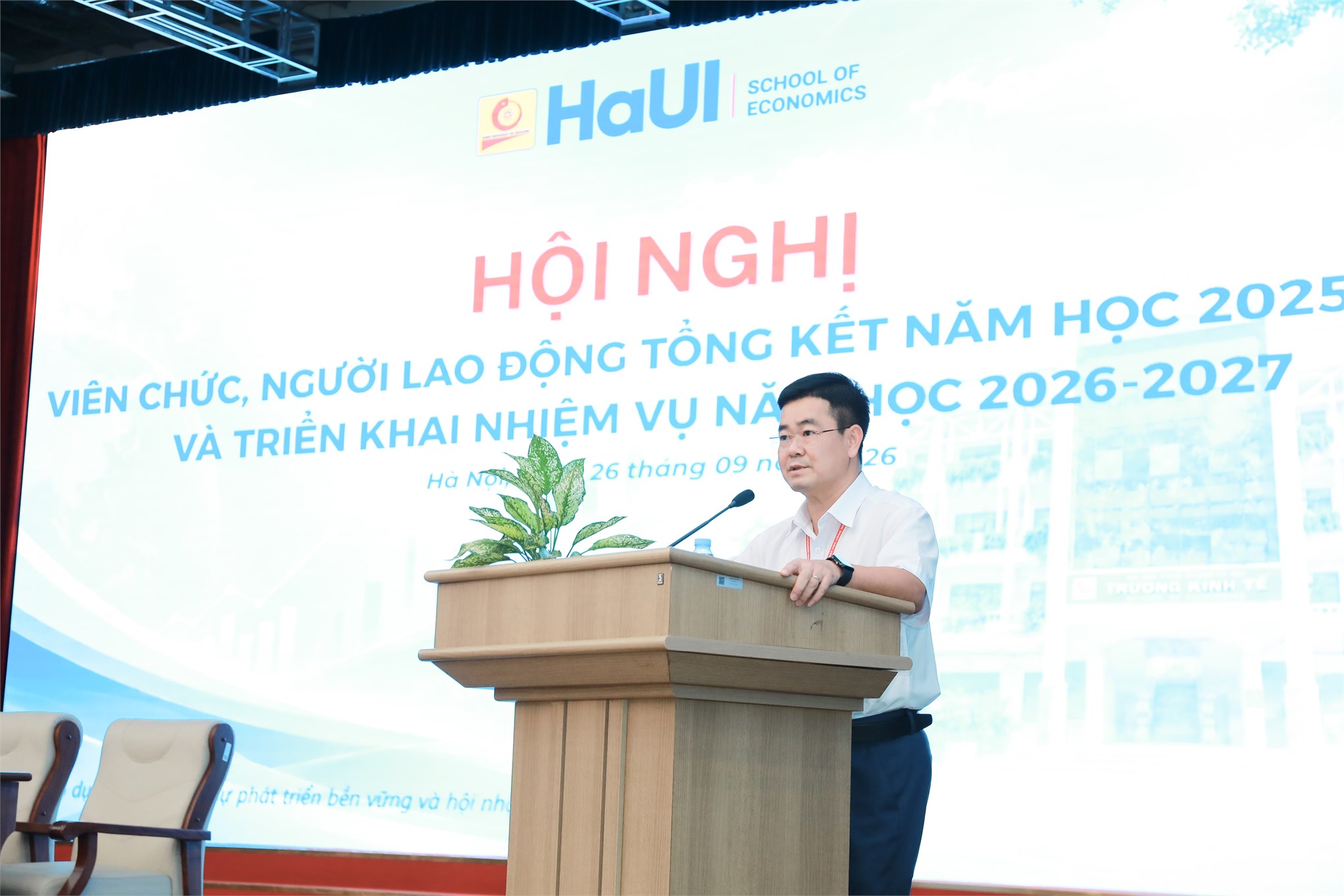 Hội nghị viên chức, người lao động Trường Kinh tế năm 2026: đoàn kết, trách nhiệm, đổi mới, quyết tâm hoàn thành nhiệm vụ năm học 2026–2027