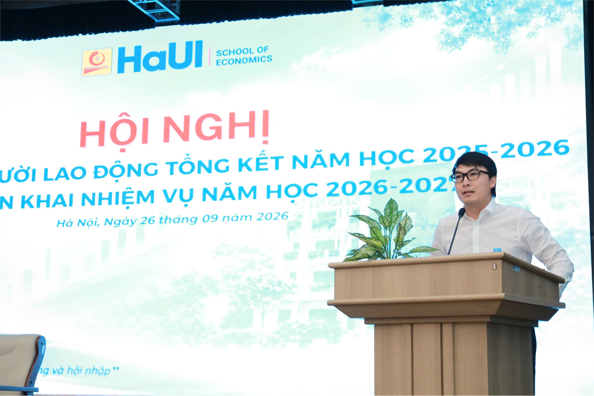 Hội nghị viên chức, người lao động Trường Kinh tế năm 2026: đoàn kết, trách nhiệm, đổi mới, quyết tâm hoàn thành nhiệm vụ năm học 2026–2027