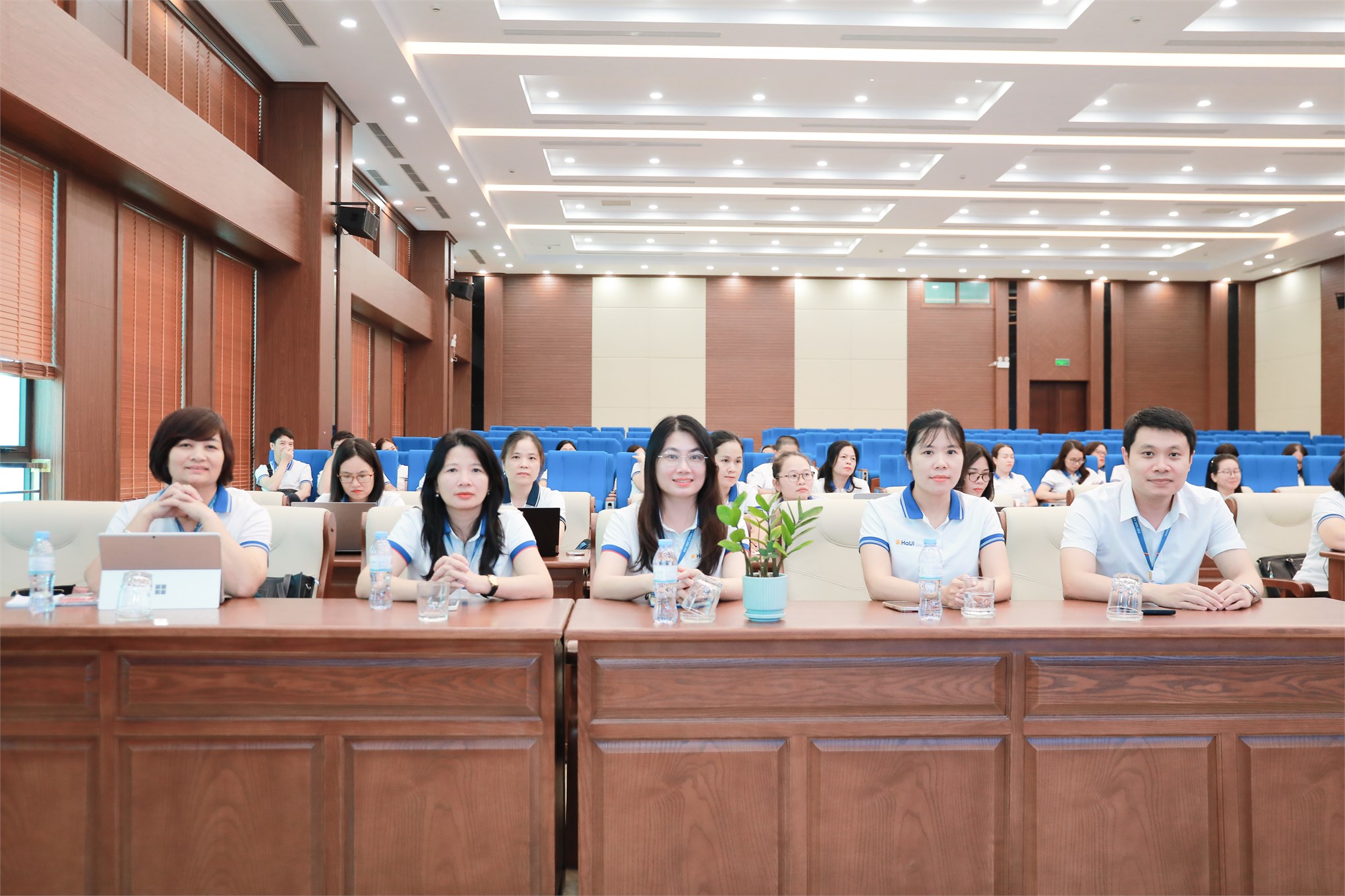 Hội nghị viên chức, người lao động Trường Kinh tế năm 2026: đoàn kết, trách nhiệm, đổi mới, quyết tâm hoàn thành nhiệm vụ năm học 2026–2027