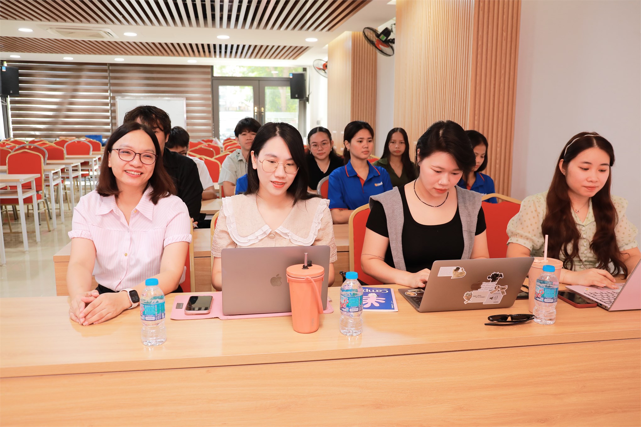 Trường Kinh tế tổ chức Workshop “Business Leadership”: Phát triển năng lực lãnh đạo cho sinh viên