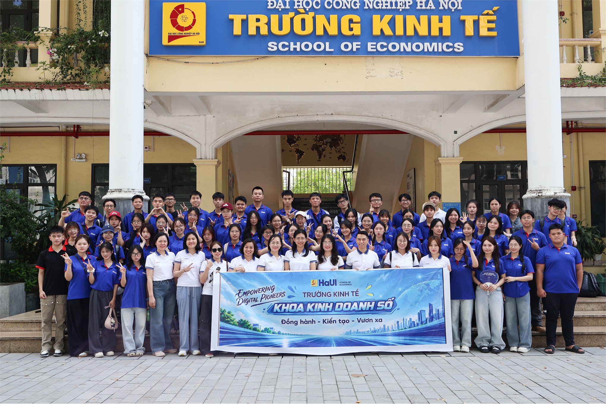 Sôi nổi chương trình team building kết nối thầy trò khoa kinh doanh số – trường kinh tế, đh công nghiệp hà nội