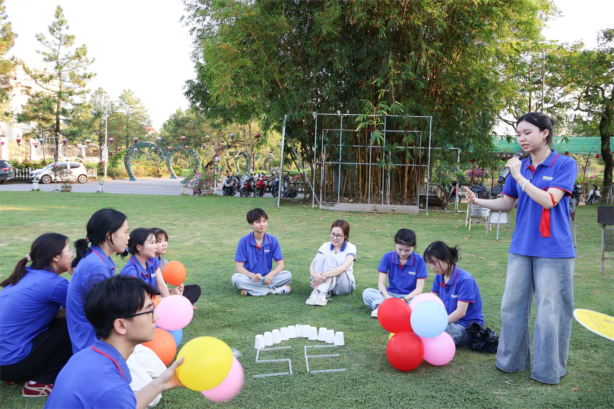 Sôi nổi chương trình team building kết nối thầy trò khoa kinh doanh số – trường kinh tế, đh công nghiệp hà nội