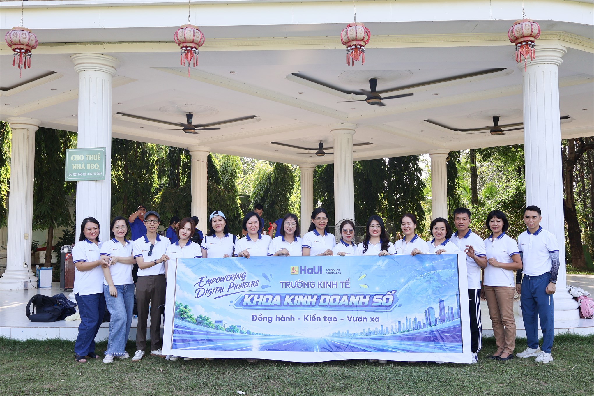 Sôi nổi chương trình team building kết nối thầy trò khoa kinh doanh số – trường kinh tế, đh công nghiệp hà nội