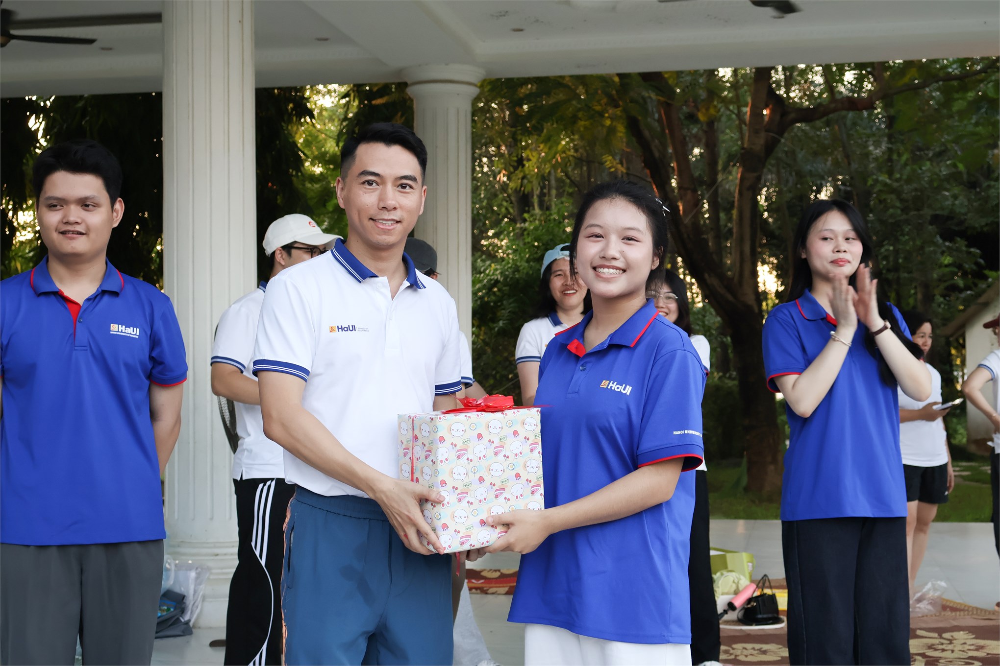 Sôi nổi chương trình team building kết nối thầy trò khoa kinh doanh số – trường kinh tế, đh công nghiệp hà nội