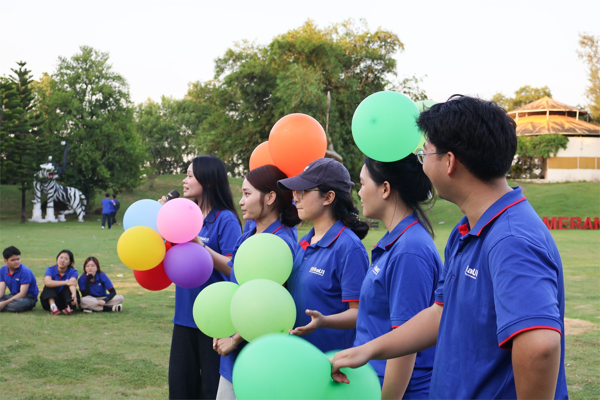 Sôi nổi chương trình team building kết nối thầy trò khoa kinh doanh số – trường kinh tế, đh công nghiệp hà nội