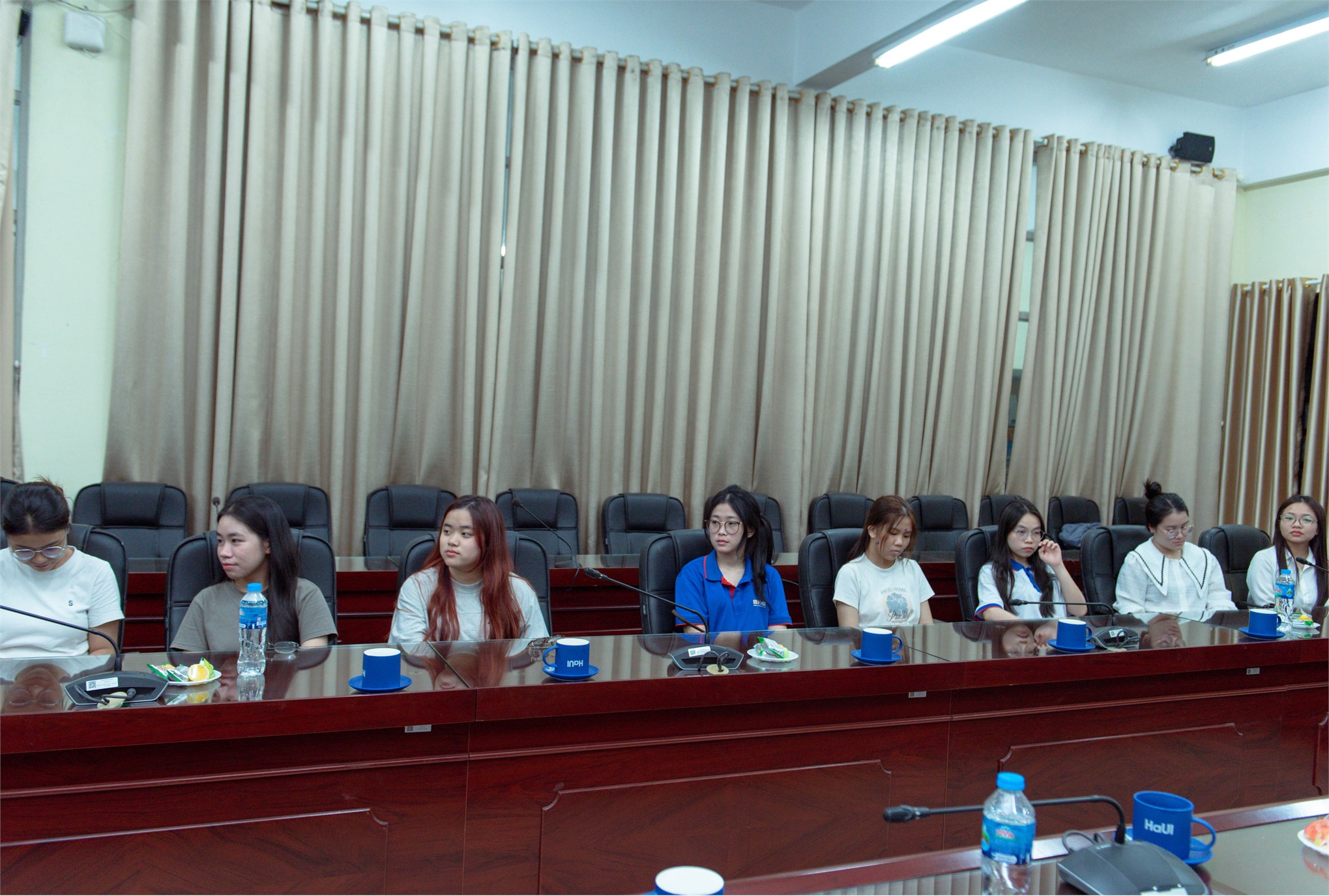 Chi bộ Kinh tế 2 Đảng bộ bộ phận Trường Kinh tế tổ chức Lễ kết nạp Đảng viên mới và sinh hoạt chi bộ thường kỳ tháng 10/2026