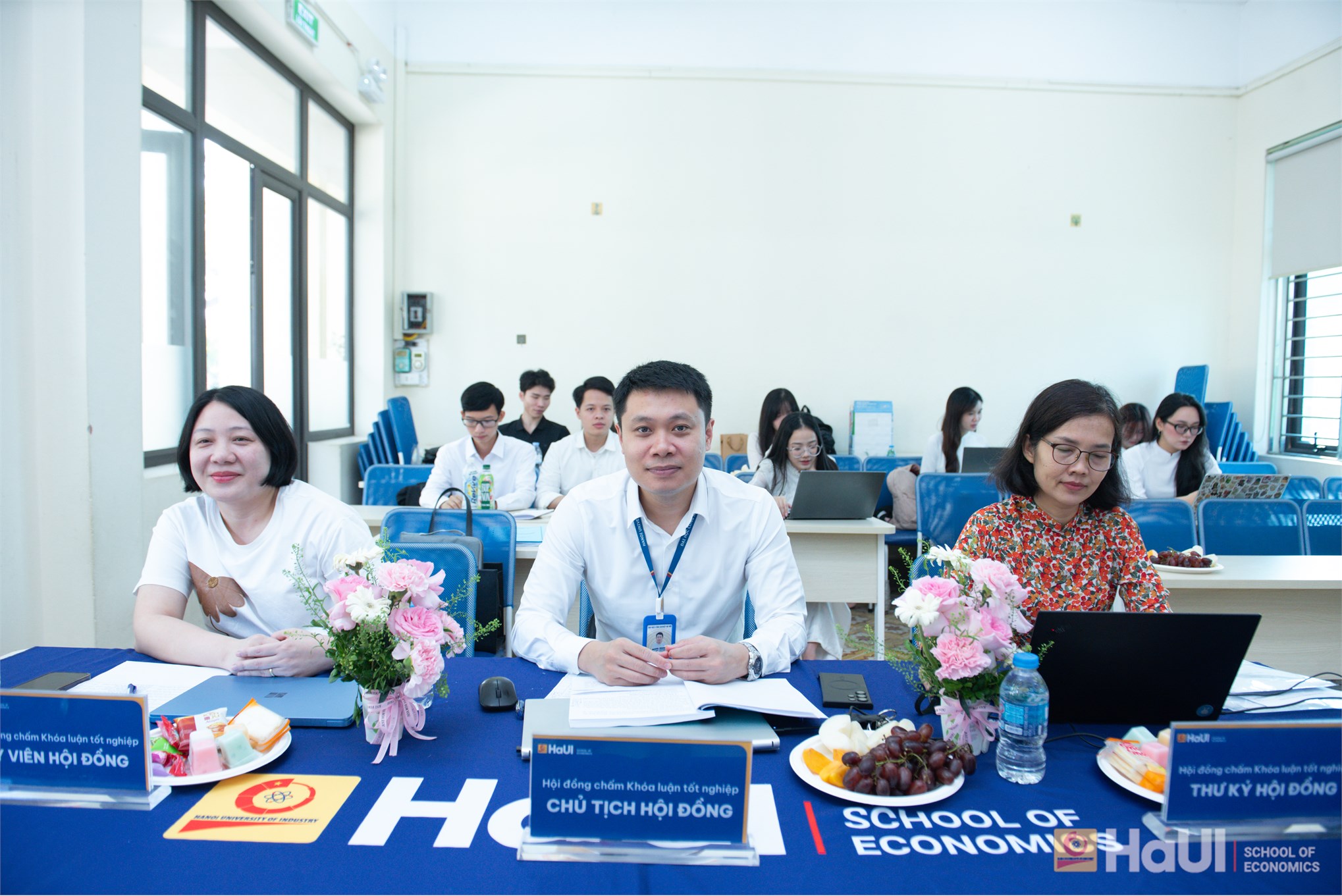 Trường Kinh tế tổ chức thành công Lễ bảo vệ khóa luận tốt nghiệp Đợt học kỳ phụ 2 năm học 2025 – 2026