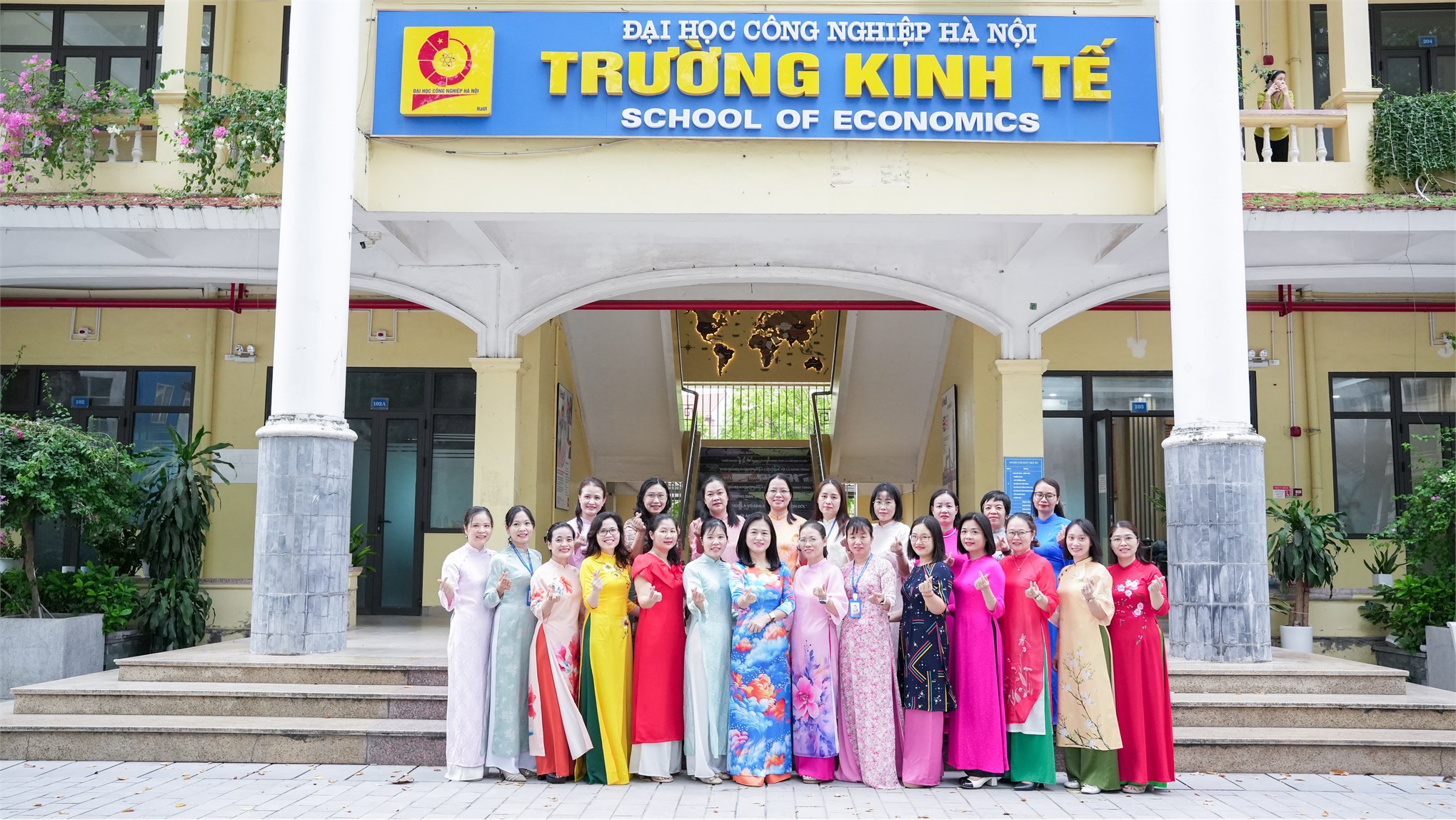 Trường Kinh tế tổ chức thành công Lễ bảo vệ khóa luận tốt nghiệp Đợt học kỳ phụ 2 năm học 2025 – 2026