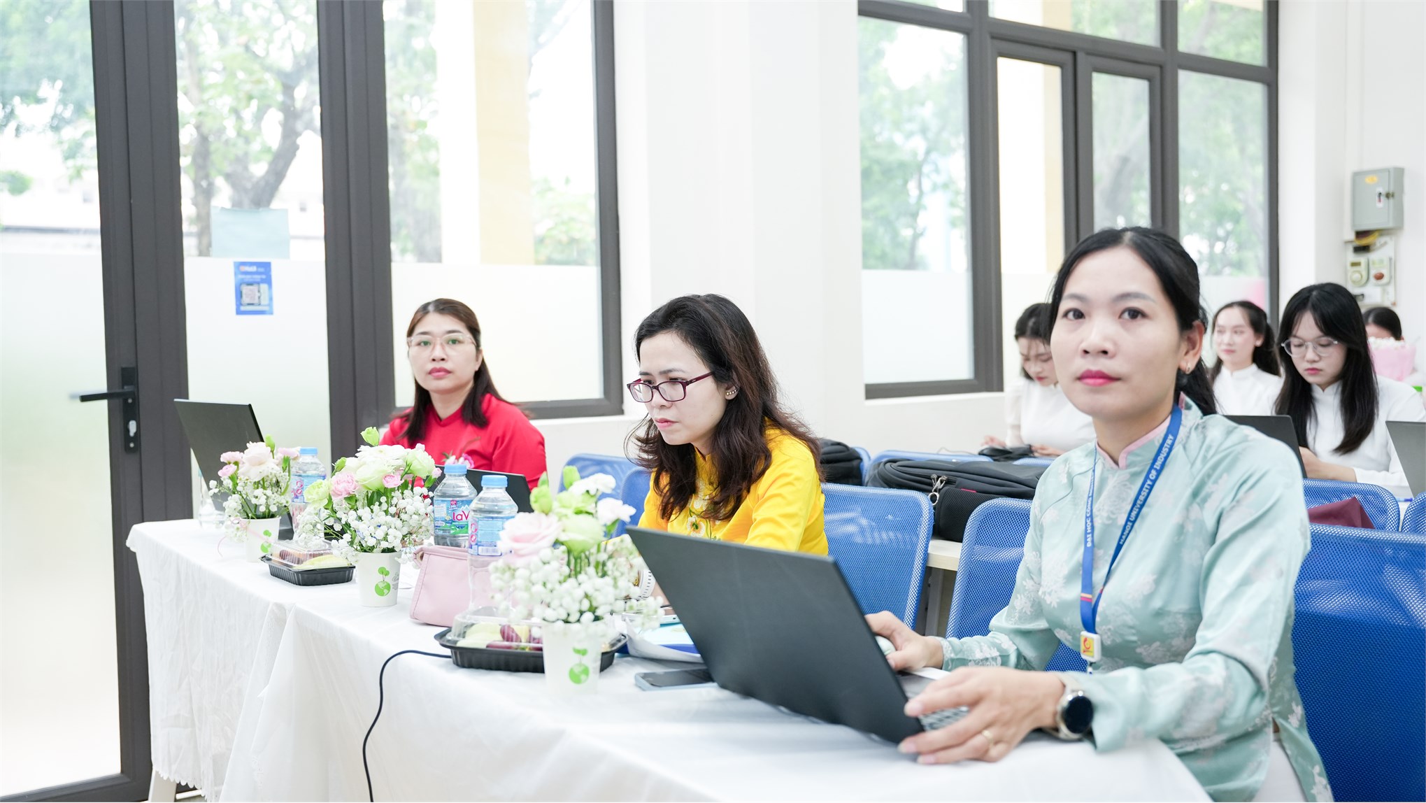 Trường Kinh tế tổ chức thành công Lễ bảo vệ khóa luận tốt nghiệp Đợt học kỳ phụ 2 năm học 2025 – 2026