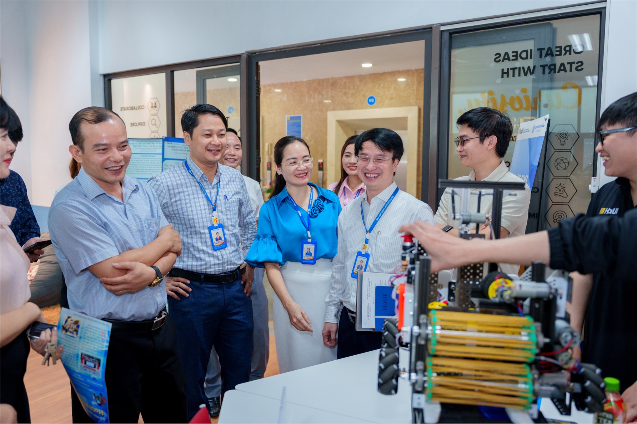 Gắn kết tri thức với thực tiễn: Trường Kinh tế (HaUI) chính thức đưa vào vận hành Không gian và Câu lạc bộ Đổi mới sáng tạo, Khởi nghiệp