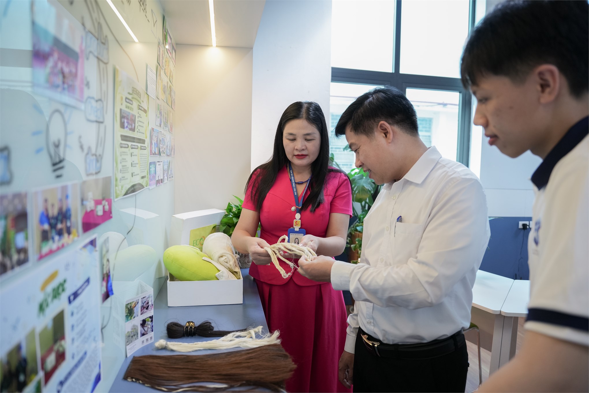 Gắn kết tri thức với thực tiễn: Trường Kinh tế (HaUI) chính thức đưa vào vận hành Không gian và Câu lạc bộ Đổi mới sáng tạo, Khởi nghiệp