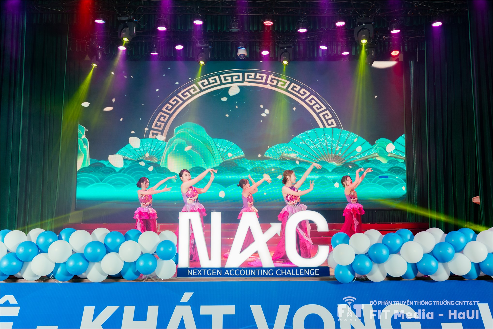 Chung kết cuộc thi “Nextgen Accounting Challenge 2026”: Khẳng định tri thức, tư duy phản biện và bản lĩnh hội nhập của Thế hệ Kế toán – Kiểm toán tương lai