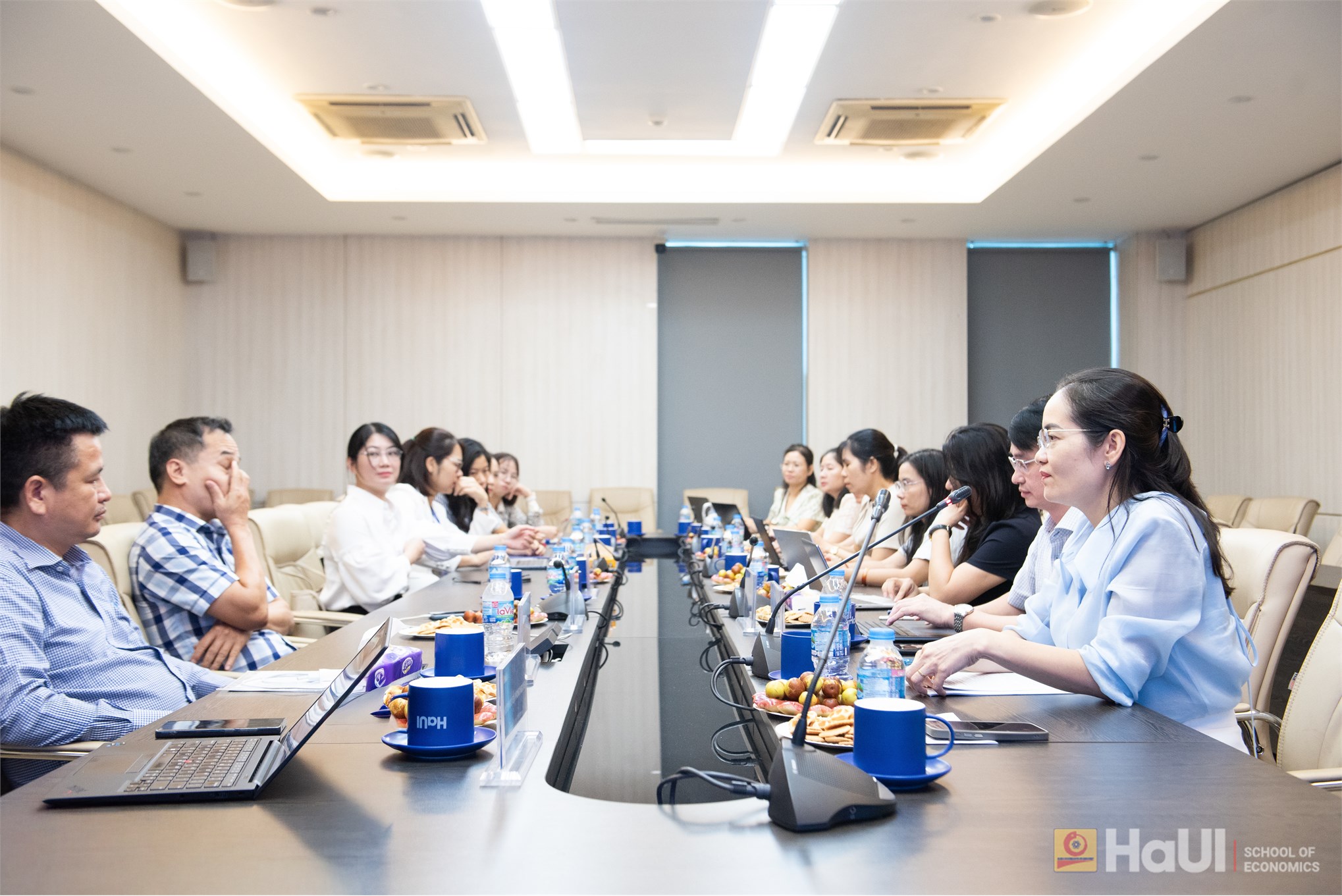 Trường Kinh tế – Đại học Công nghiệp Hà Nội tổ chức Tọa đàm chuyên sâu về quản trị học thuật và quản lý chương trình đào tạo