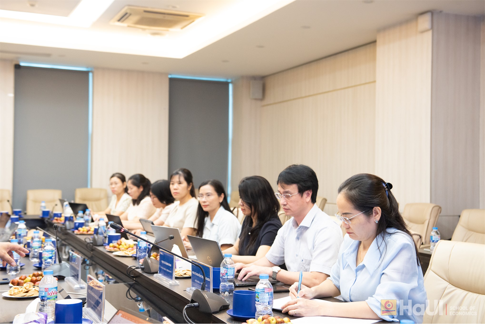 Trường Kinh tế – Đại học Công nghiệp Hà Nội tổ chức Tọa đàm chuyên sâu về quản trị học thuật và quản lý chương trình đào tạo