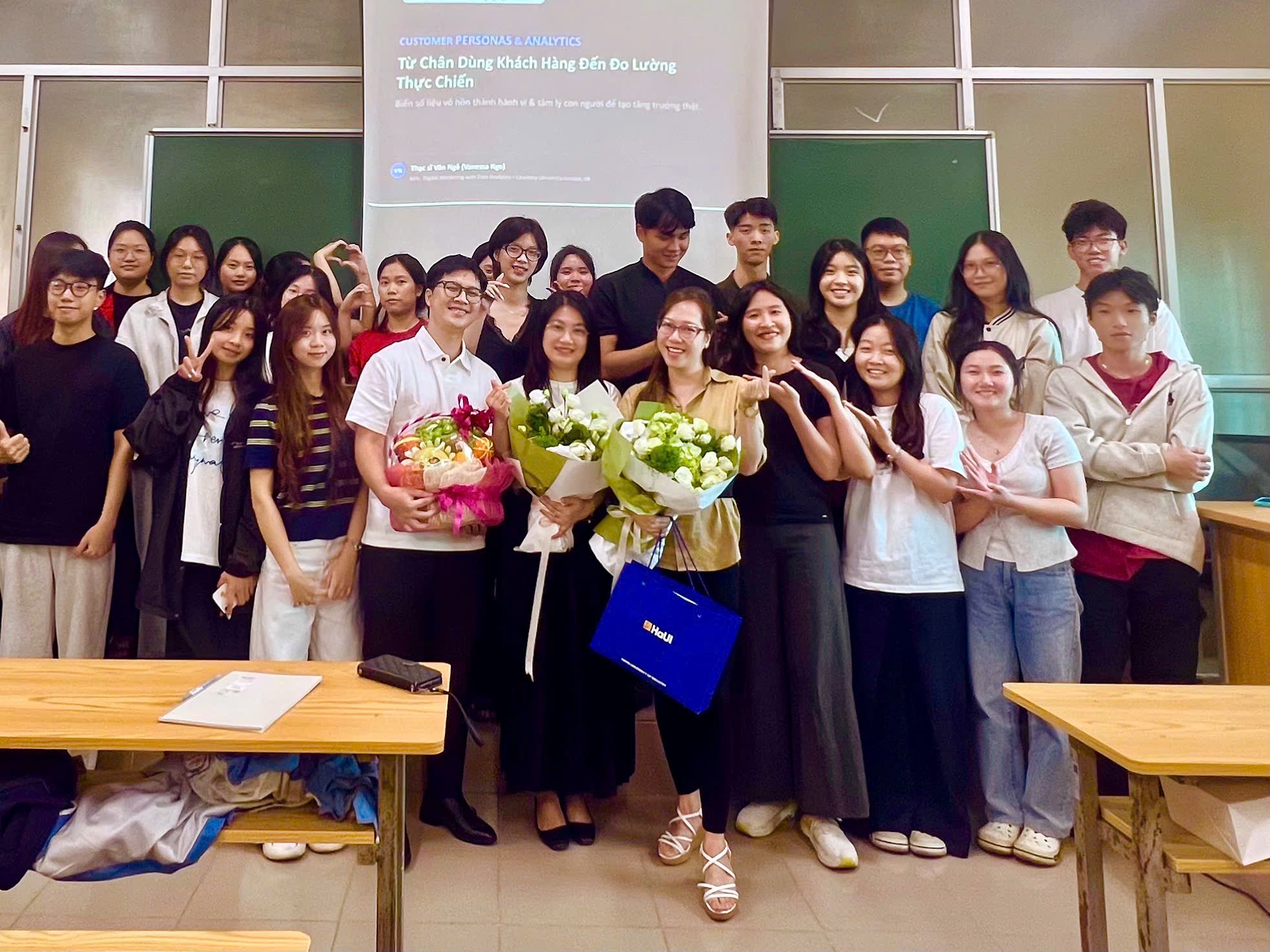 Đồng giảng cùng chuyên gia học phần Phân tích dữ liệu Marketing: Ứng dụng dữ liệu trong phân tích chân dung khách hàng