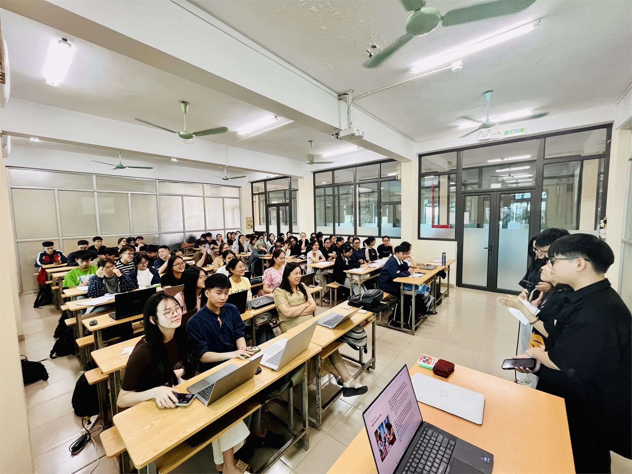 Đồng giảng cùng chuyên gia học phần Phân tích dữ liệu Marketing: Ứng dụng dữ liệu trong phân tích chân dung khách hàng