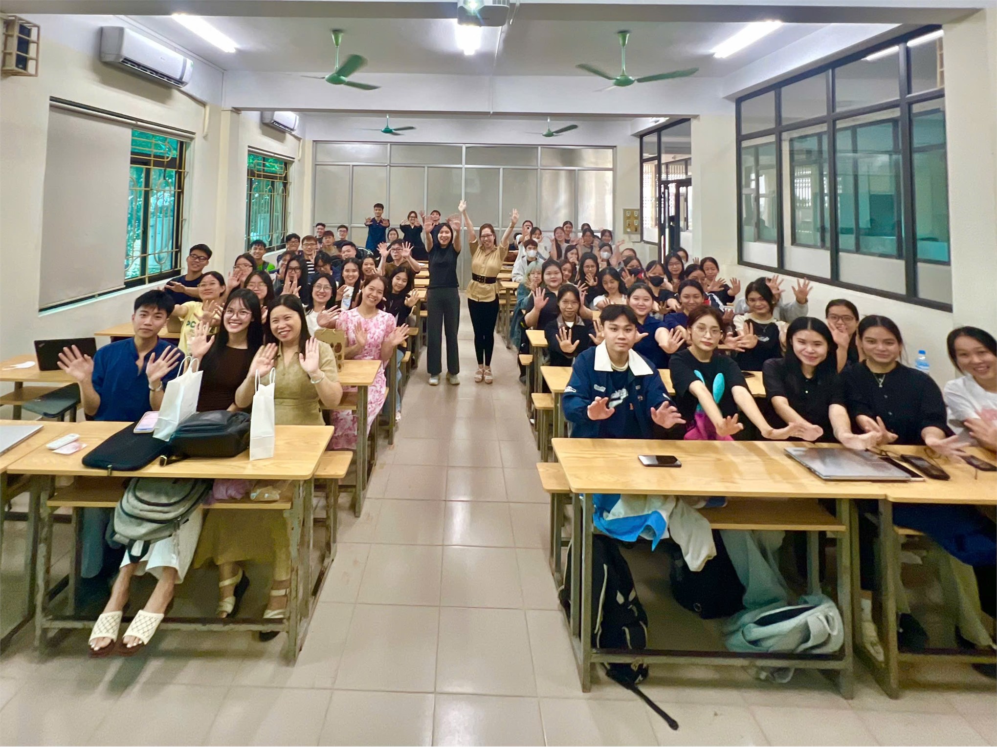 Đồng giảng cùng chuyên gia học phần Phân tích dữ liệu Marketing: Ứng dụng dữ liệu trong phân tích chân dung khách hàng
