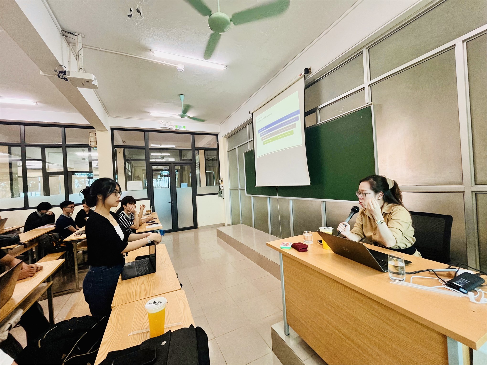 Đồng giảng cùng chuyên gia học phần Phân tích dữ liệu Marketing: Ứng dụng dữ liệu trong phân tích chân dung khách hàng